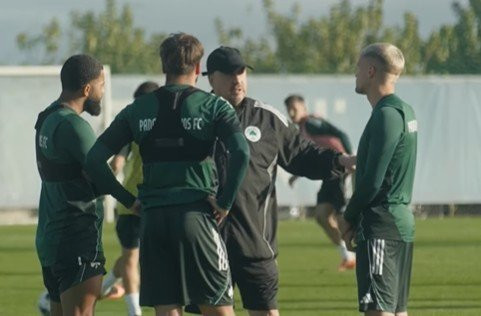 Το τετ α τετ που κανείς δεν περίμενε από τον Μπενίτεθ