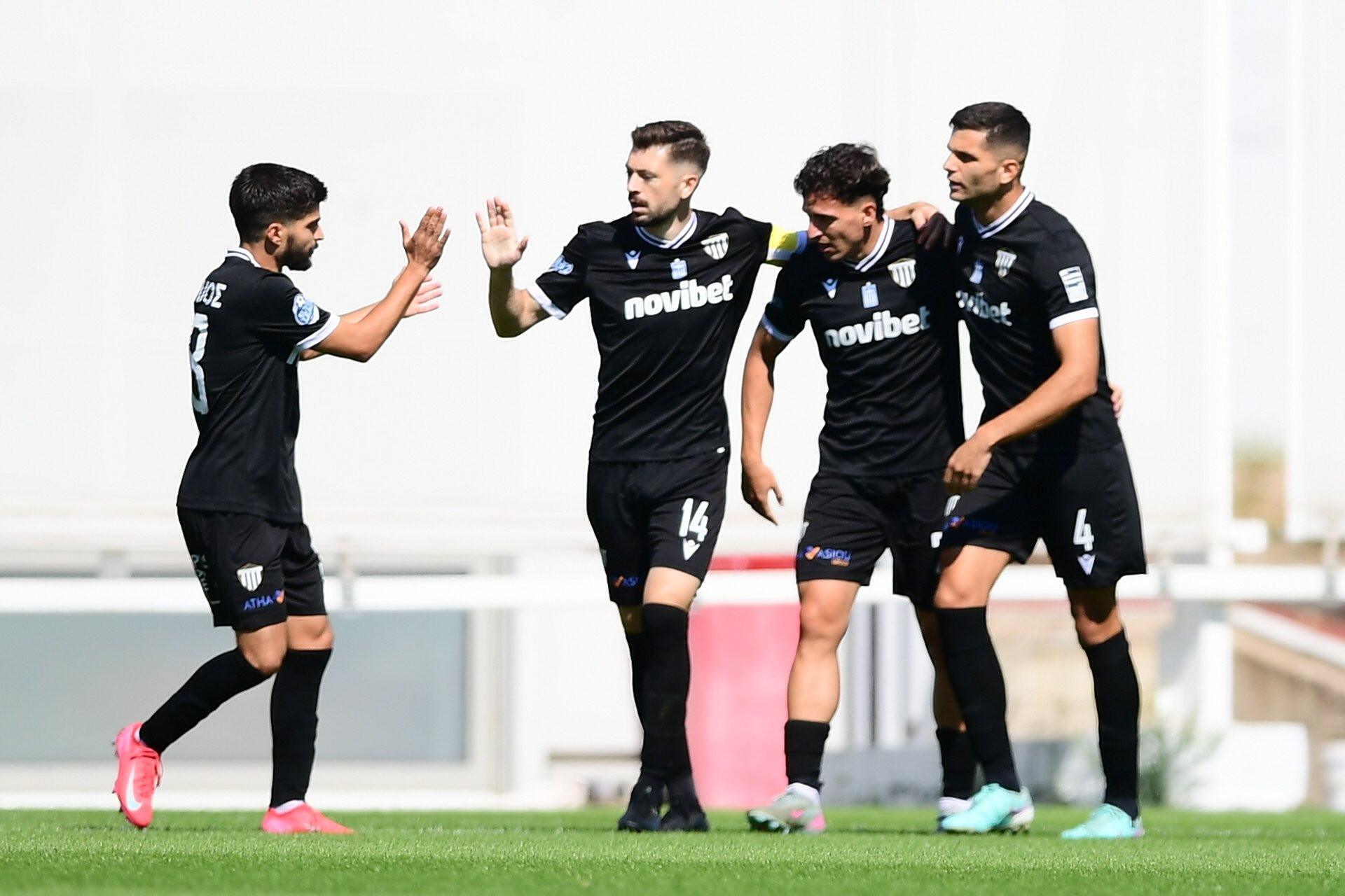 Σαρωτική Καλαμάτα, διέλυσε τον Παναργειακό