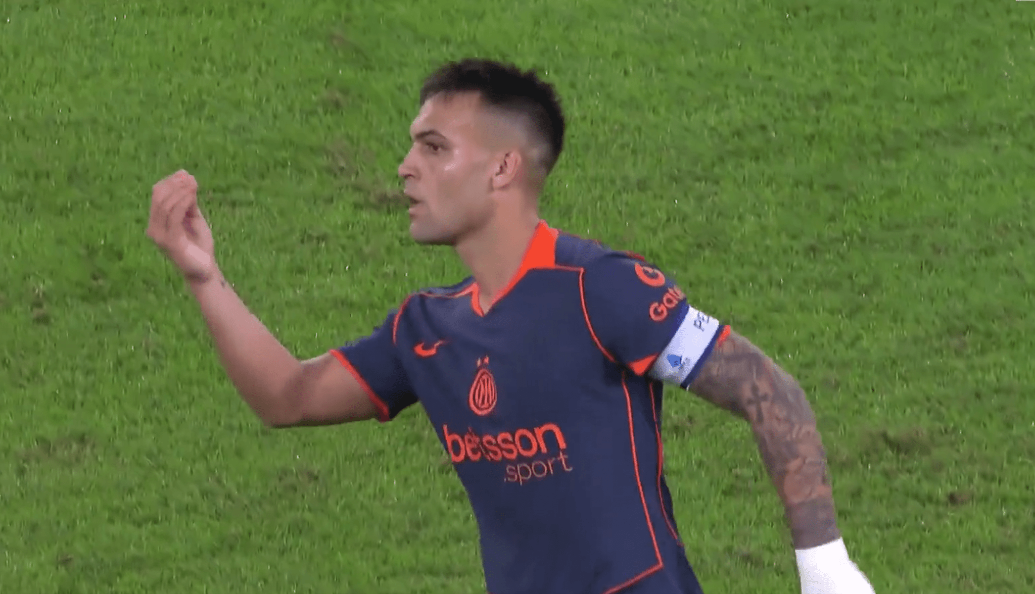 «Τα έχεις κάνει πάνω σου» - Τρομερός καυγάς μεταξύ Κόντε και Λαουτάρο Μαρτίνες (video)