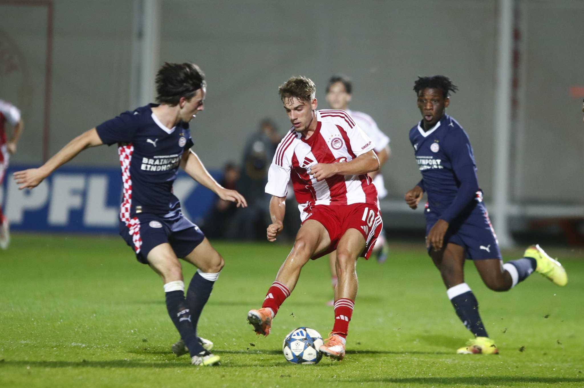 Άγγιξε την ανατροπή ο Ολυμπιακός Κ19, αλλά έμεινε στο 2-2 με την Αϊντχόφεν (videos)