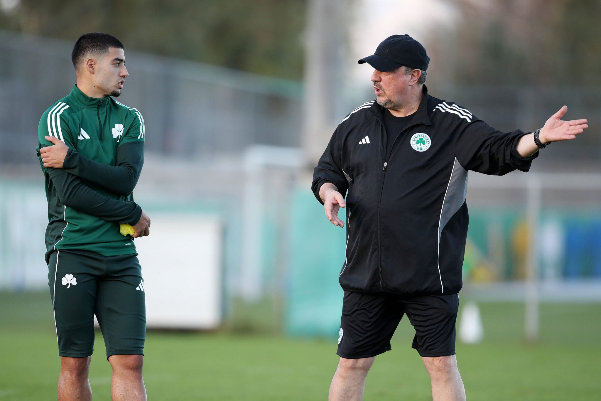 Μπενίτεθ: «Να χτίσουμε μια ομάδα με νοοτροπία νικητή»