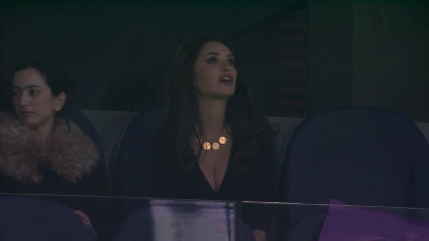 Η Πενέλοπε Κρουζ στο «Σαντιάγο Μπερναμπέου» - Πανηγύρισε τα γκολ της Ρεάλ Μαδρίτης