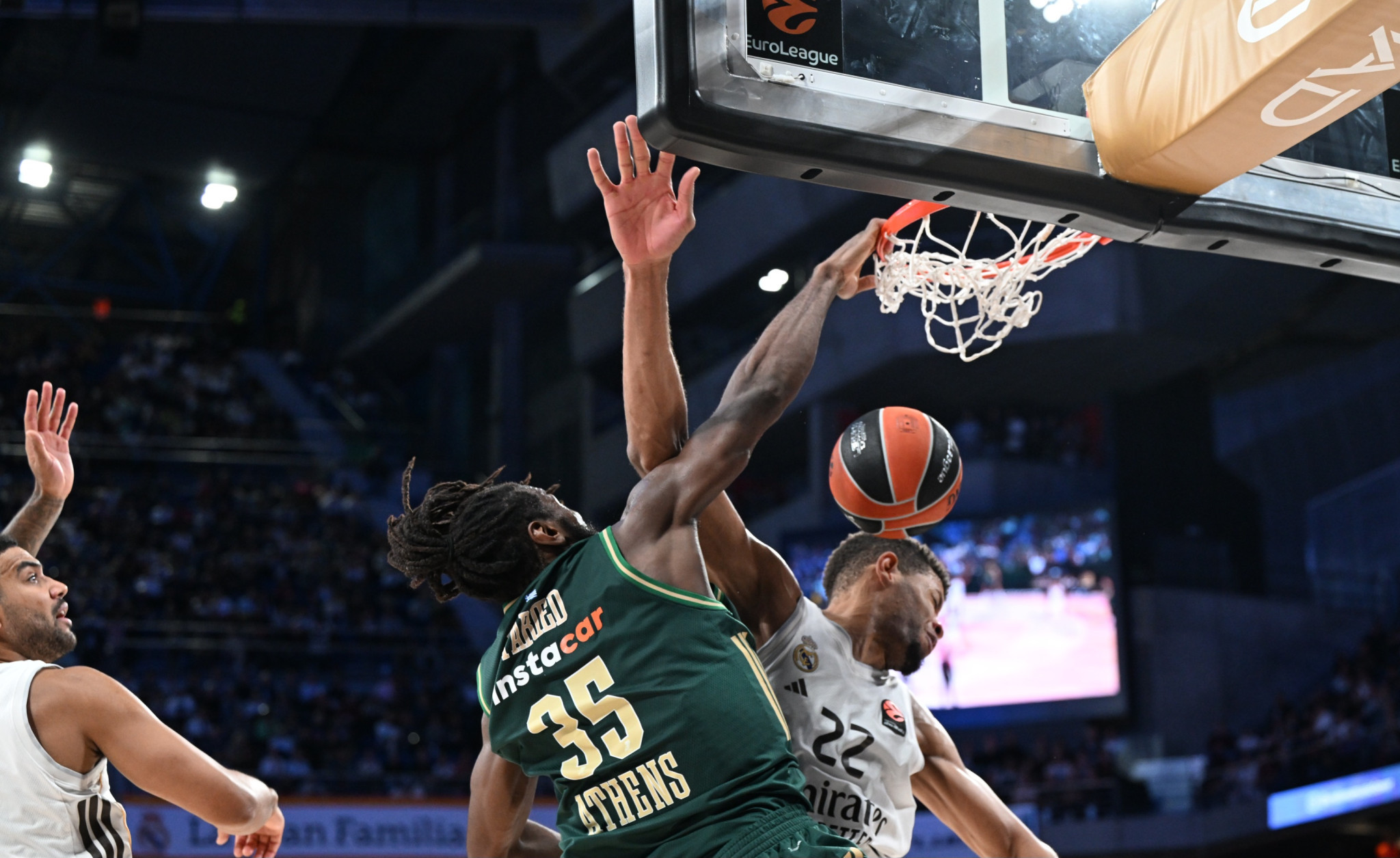 Ο «Μάνιμαλ» Κένεθ Φαρίντ έκανε poster τον Έντι Ταβάρες και ο Σλούκας δεν το πίστευε! (video)