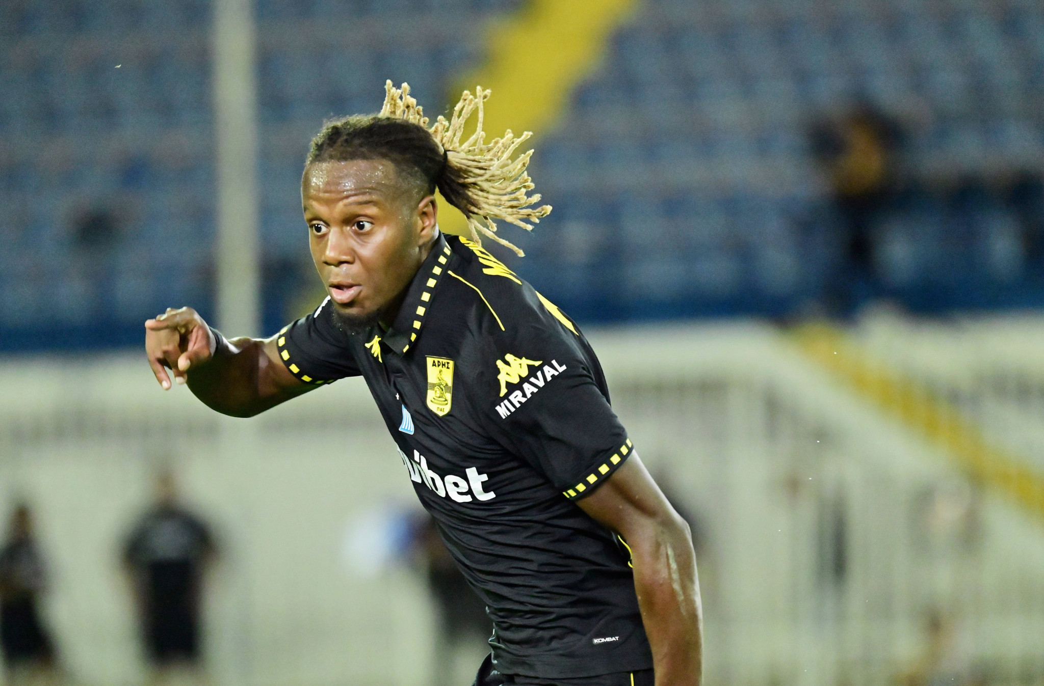 Χειρουργήθηκε στο γόνατο ο Μεντίλ, επιστρέφει το... 2026