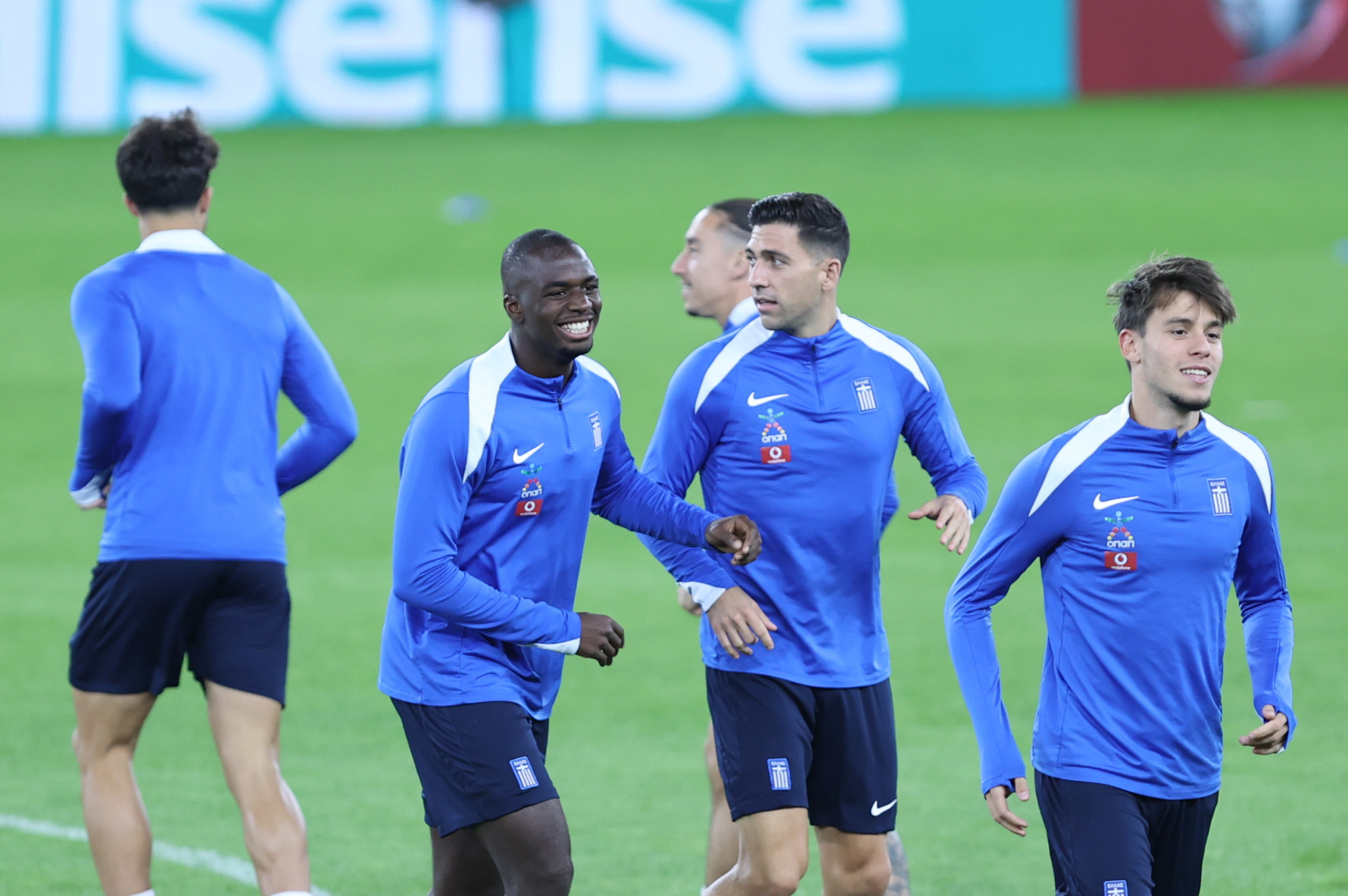 Καλωσόρισμα με... φατούρο στον Τεττέη στην Εθνική Ελλάδας (photos)