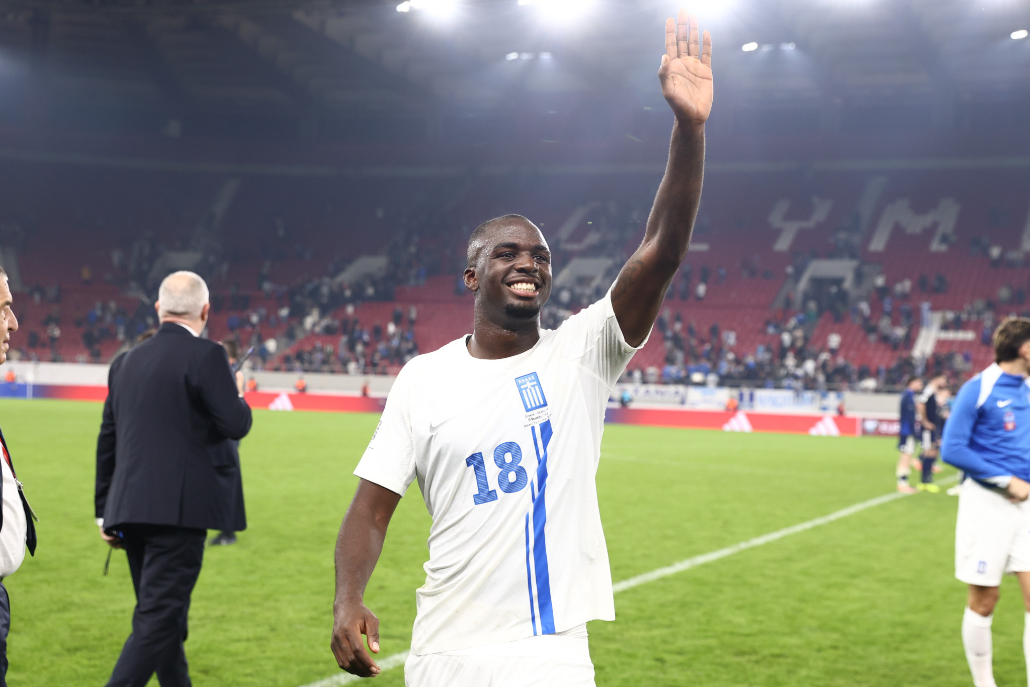 Τεττέη στο Athletiko: «Τη φανέλα την έδωσα στη μητέρα μου γιατί την αξίζει περισσότερο απ' όλους» (video)