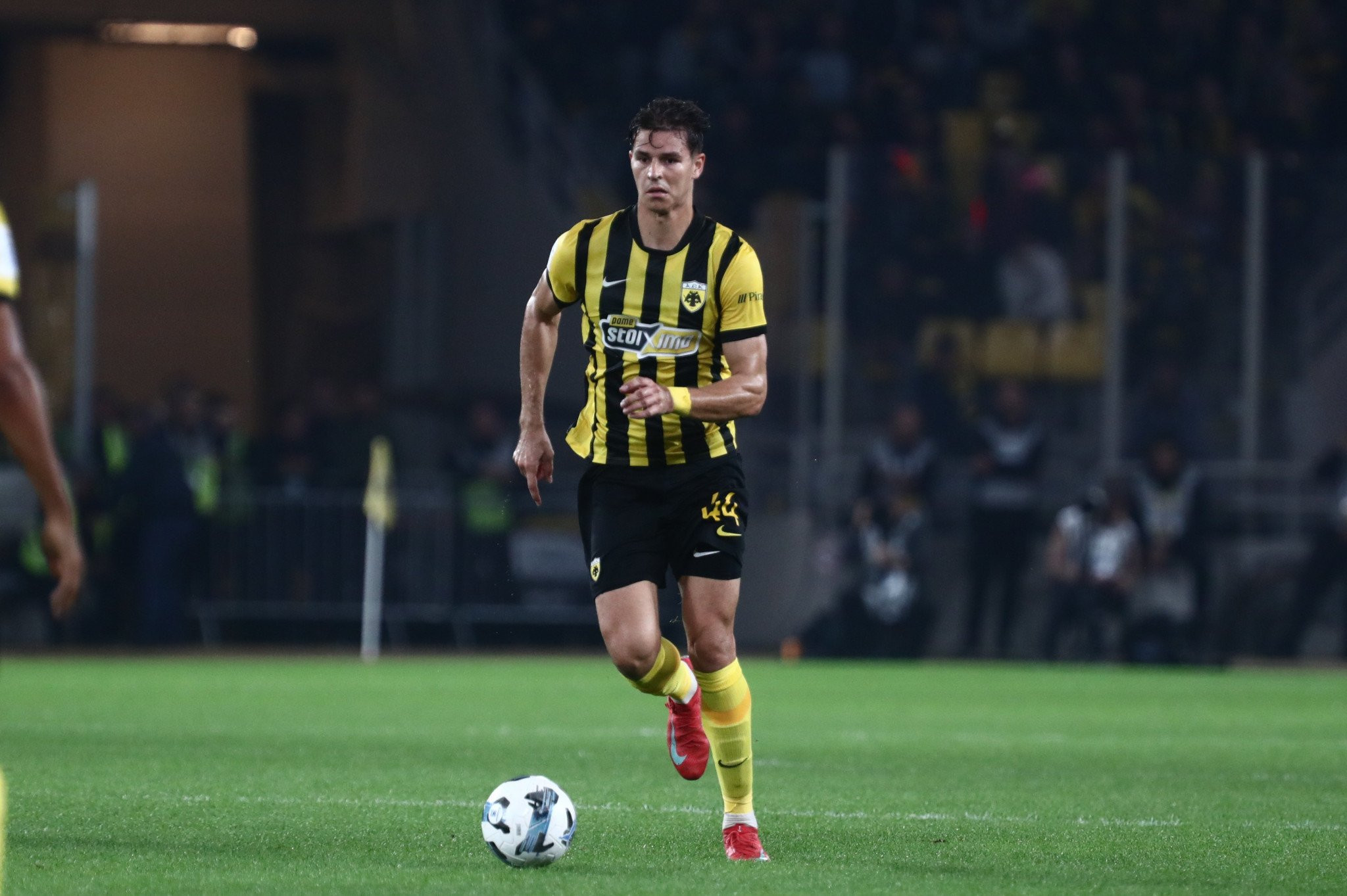 Ρέλβας: «Δεν υπάρχει πέναλτι στη Σάμροκ αλλά δε στέκομαι εκεί»