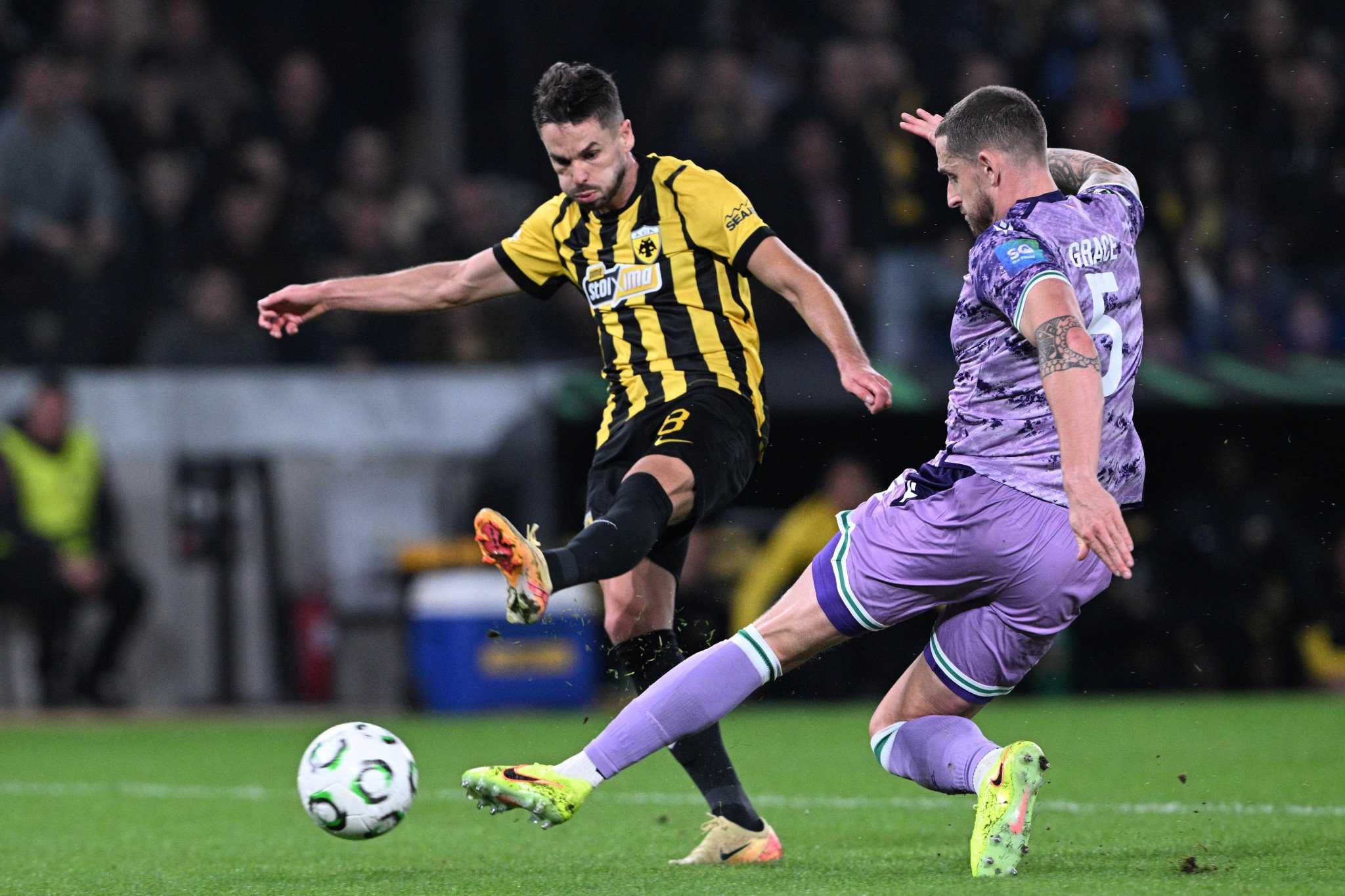 Η ΑΕΚ το... έσωσε, αλλά χτυπά το κεφάλι της στον τοίχο!