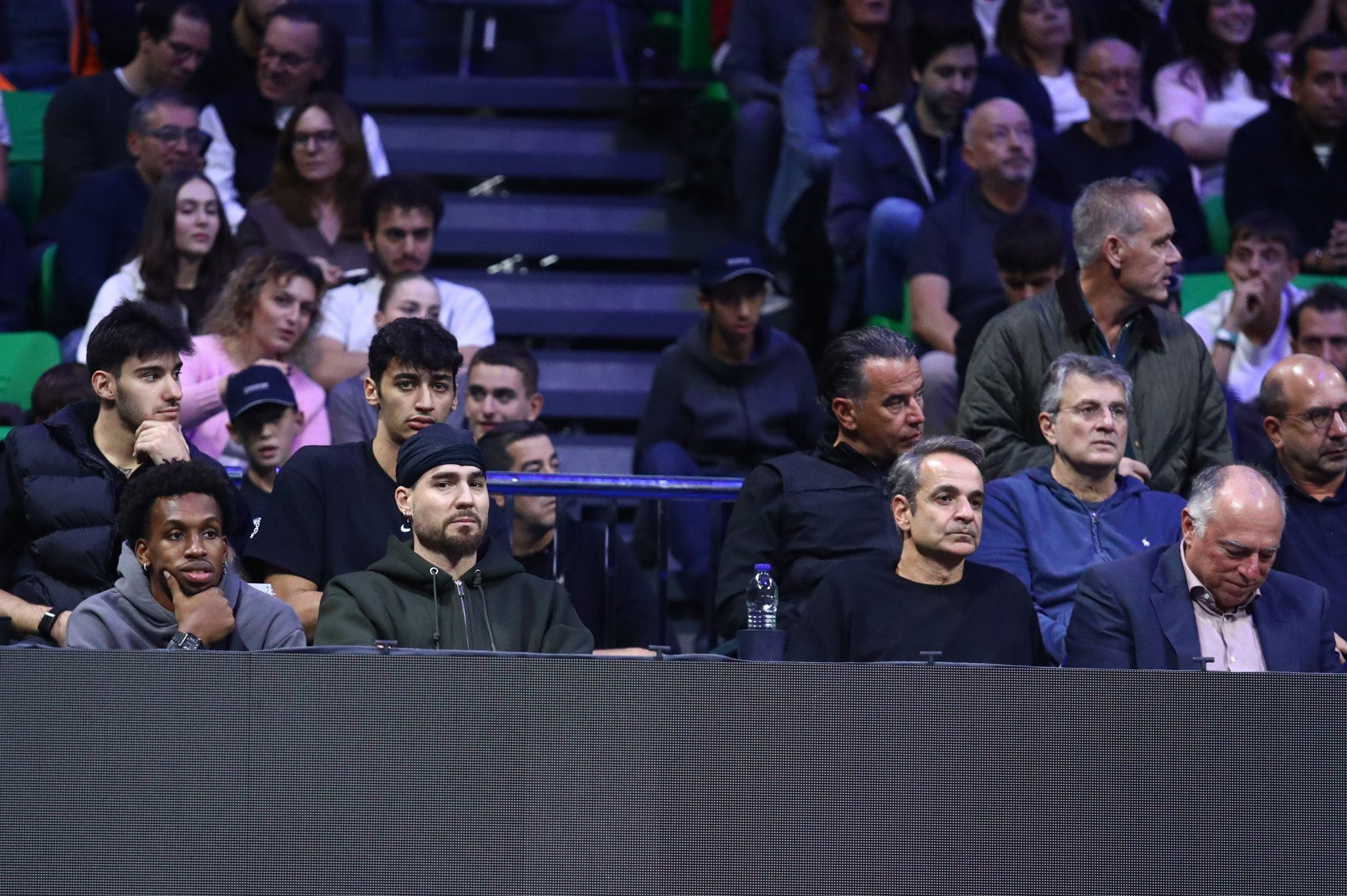 Ο Κυριάκος Μητσοτάκης είδε Τζόκοβιτς μαζί με τους παίκτες του Παναθηναϊκού στο T-Center!