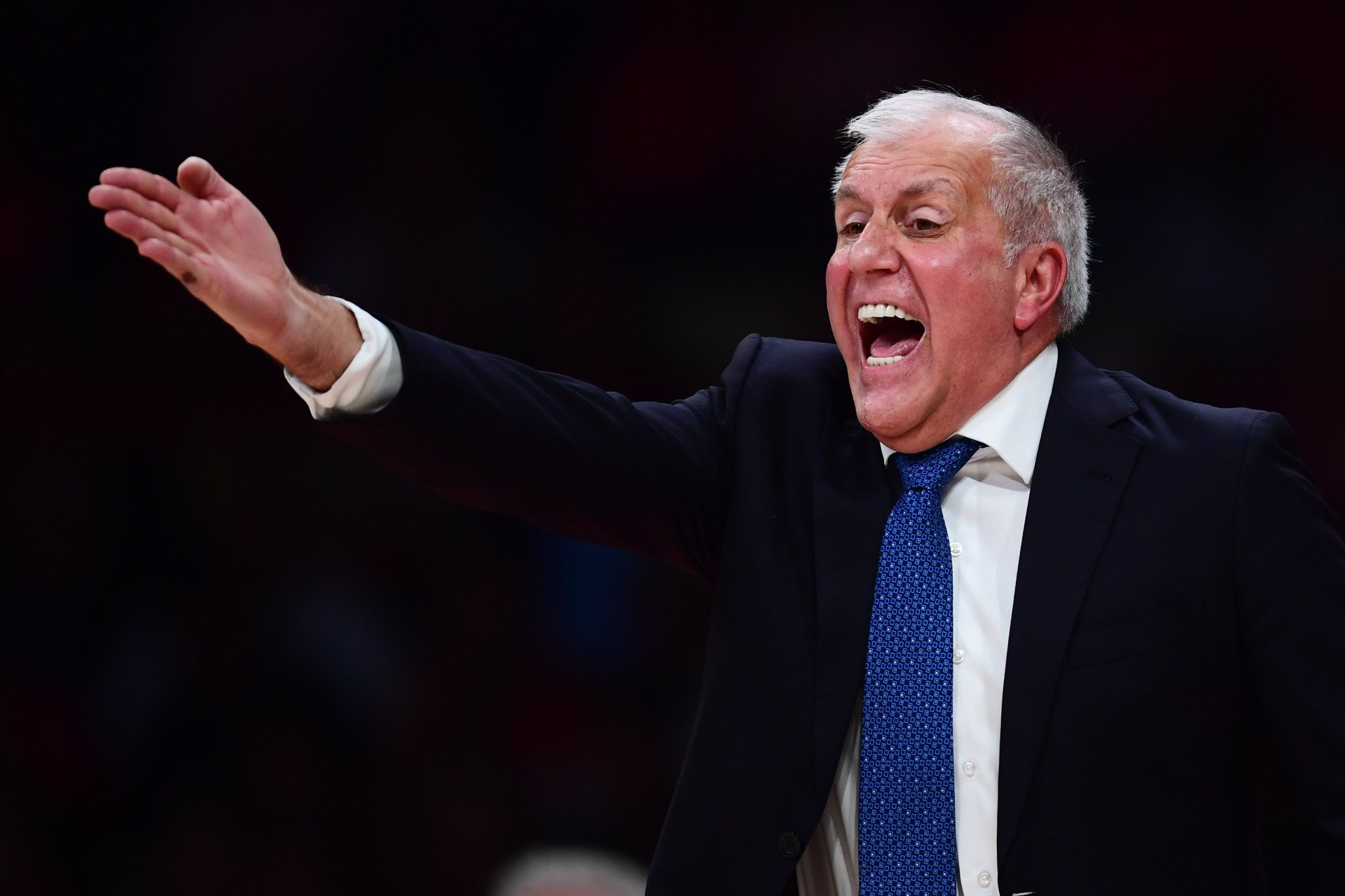 Ασύλληπτο: 10 χιλιάδες άνθρωποι παρακολουθούσαν την πτήση του Ομπράντοβιτς από την Αθήνα στο Βελιγράδι!