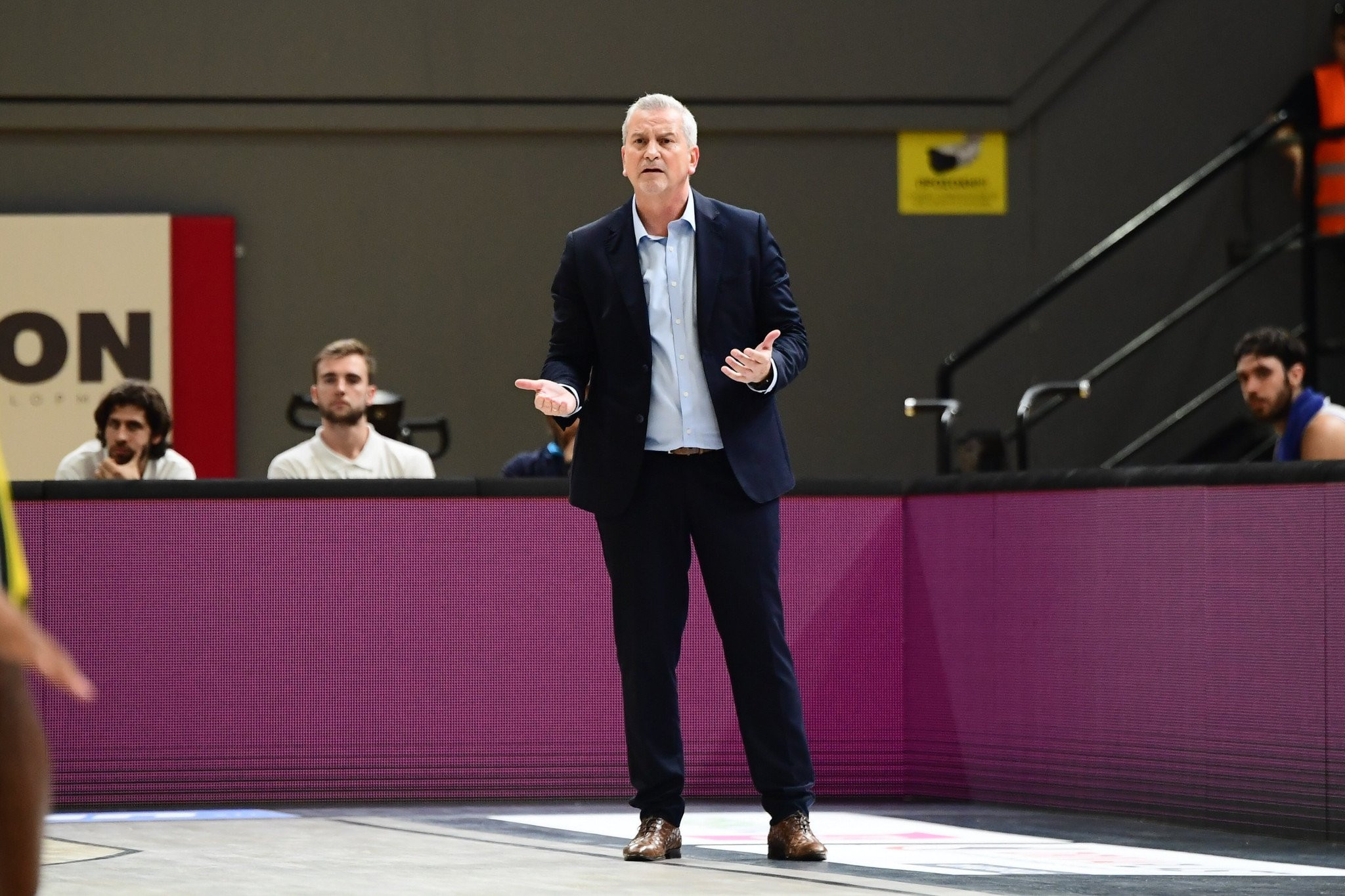 Ζούρος: «Θέλουμε τον κόσμο μαζί μας και όχι εναντίον μας»