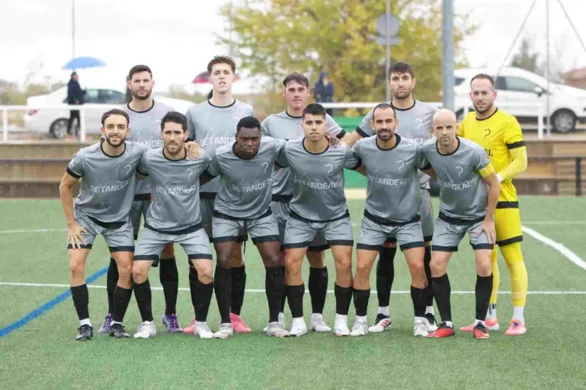 Η πιο μυστηριώδης ομάδα στο ποδόσφαιρο - Δεν έχει όνομα και το έμβλημά της είναι ένα «ερωτηματικό»