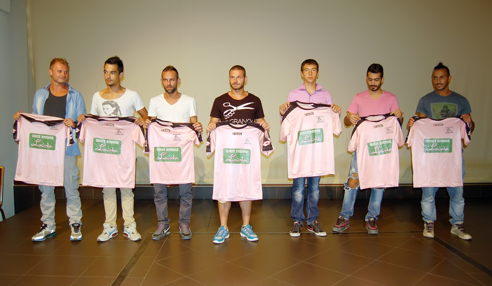 Οι πιο παράξενοι χορηγοί στο ποδόσφαιρο - Από τον οίκο ανοχής «Σούλα» στη Λάρισα μέχρι το γραφείο τελετών στον Παλιόπυργο