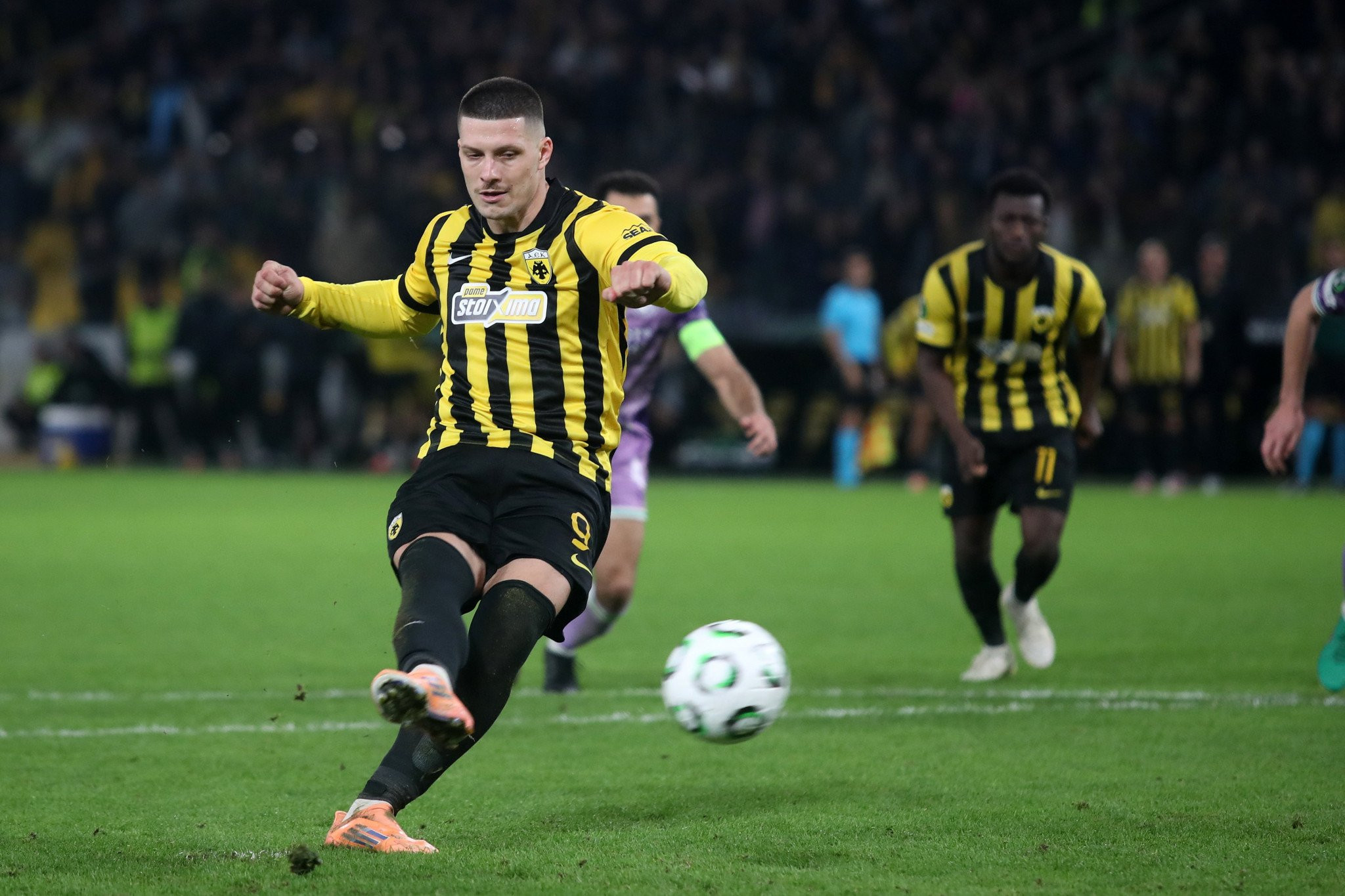 Το γκολ του Γιόβιτς που έδωσε τον βαθμό της ισοπαλίας στην ΑΕΚ κόντρα στη Σάμροκ (video)