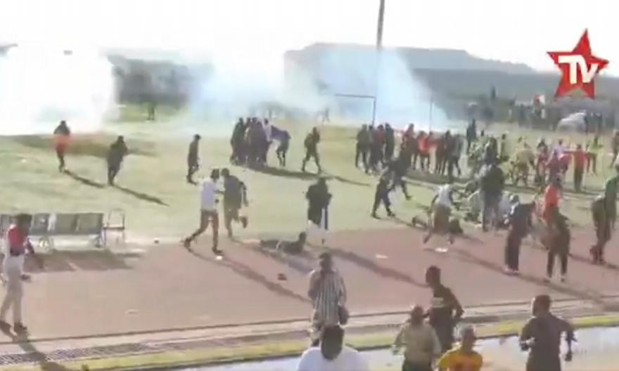 Πρωτοφανή επεισόδια σε ντέρμπι στο Κονγκό - Δακρυγόνα και πυροβολισμοί από την αστυνομία (video)