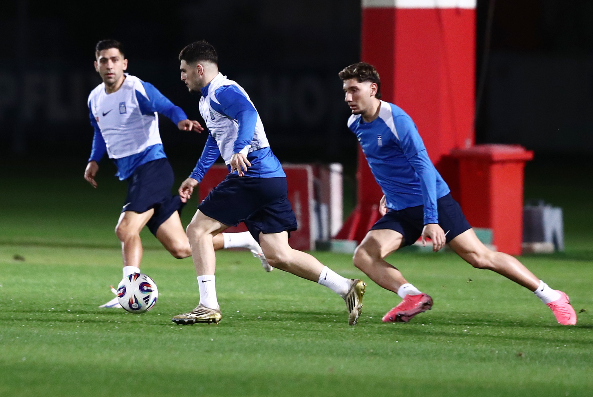 Πάνοπλη η Εθνική Ελλάδας - Δούλεψε στις στατικές φάσεις ο Γιοβάνοβιτς