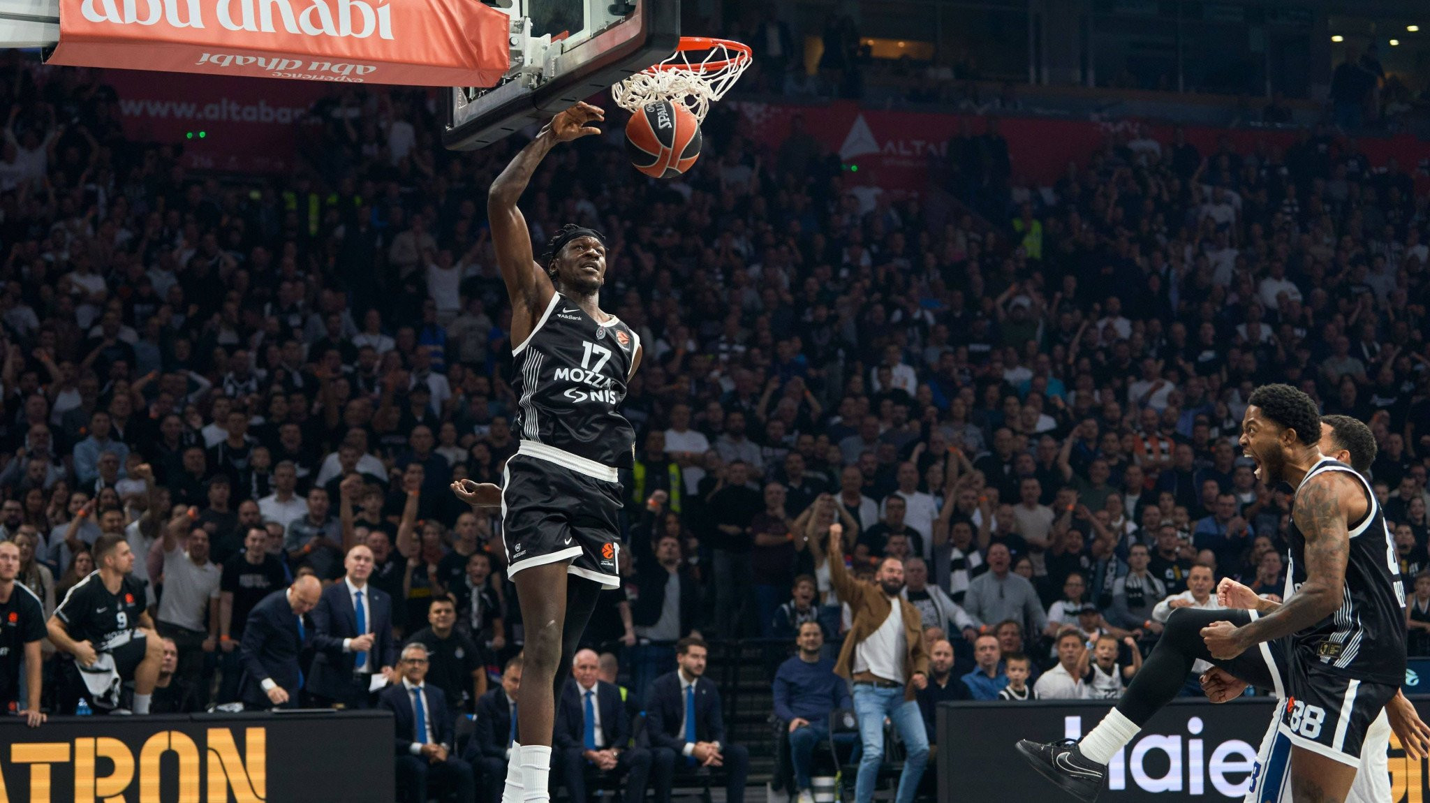 Ο Άιζακ Μπόνγκα στο Athletiko: «Πάντα ωραίο να αντιμετωπίζεις παίκτες σαν τον Βεζένκοφ - Θα ήθελα Σρέντερ στην Παρτίζαν»