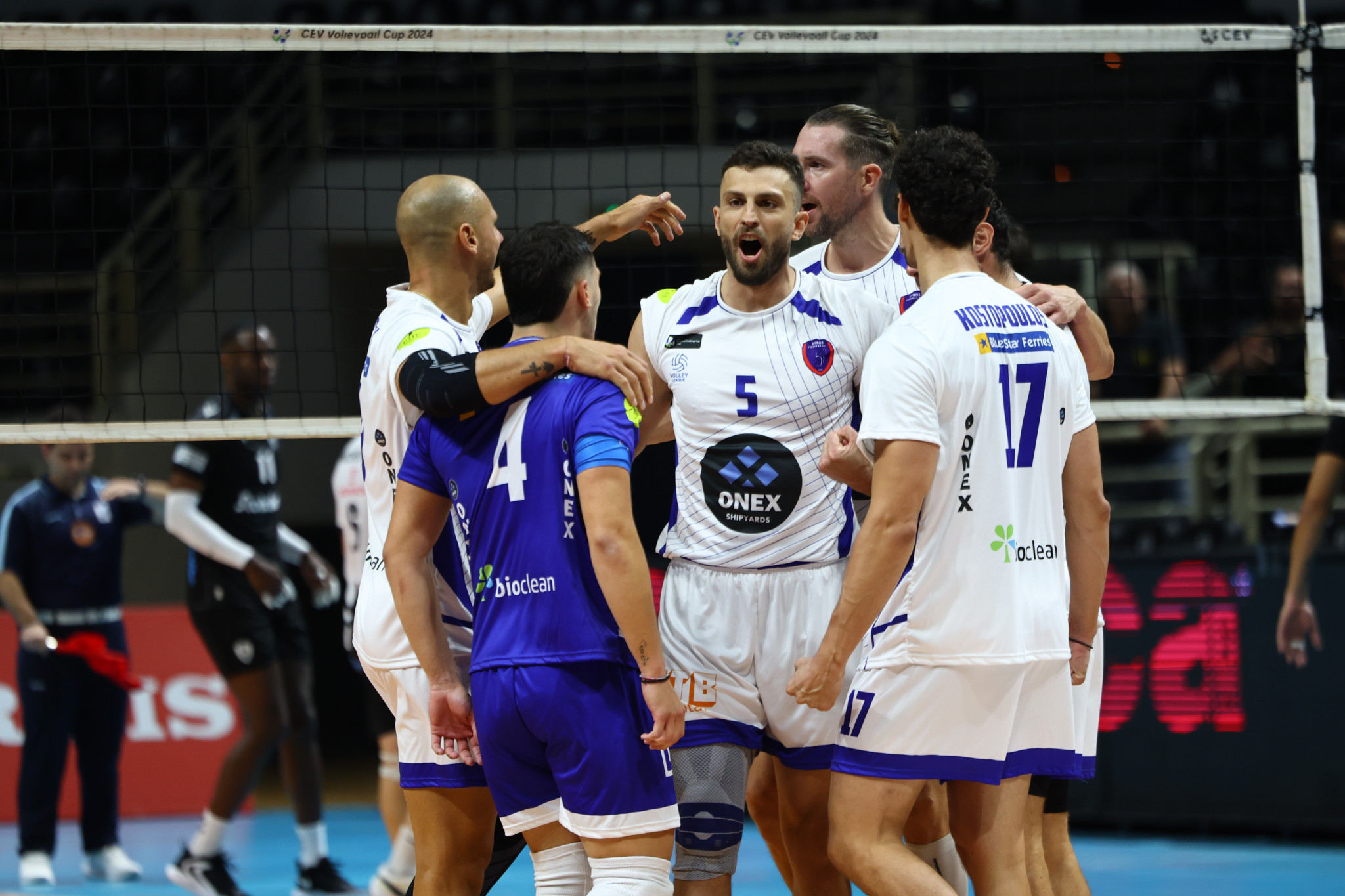 Ο Φοίνικας Σύρου επέστρεψε στην Ευρώπη μετά από τρία χρόνια και πήρε τη νίκη στην πρεμιέρα του