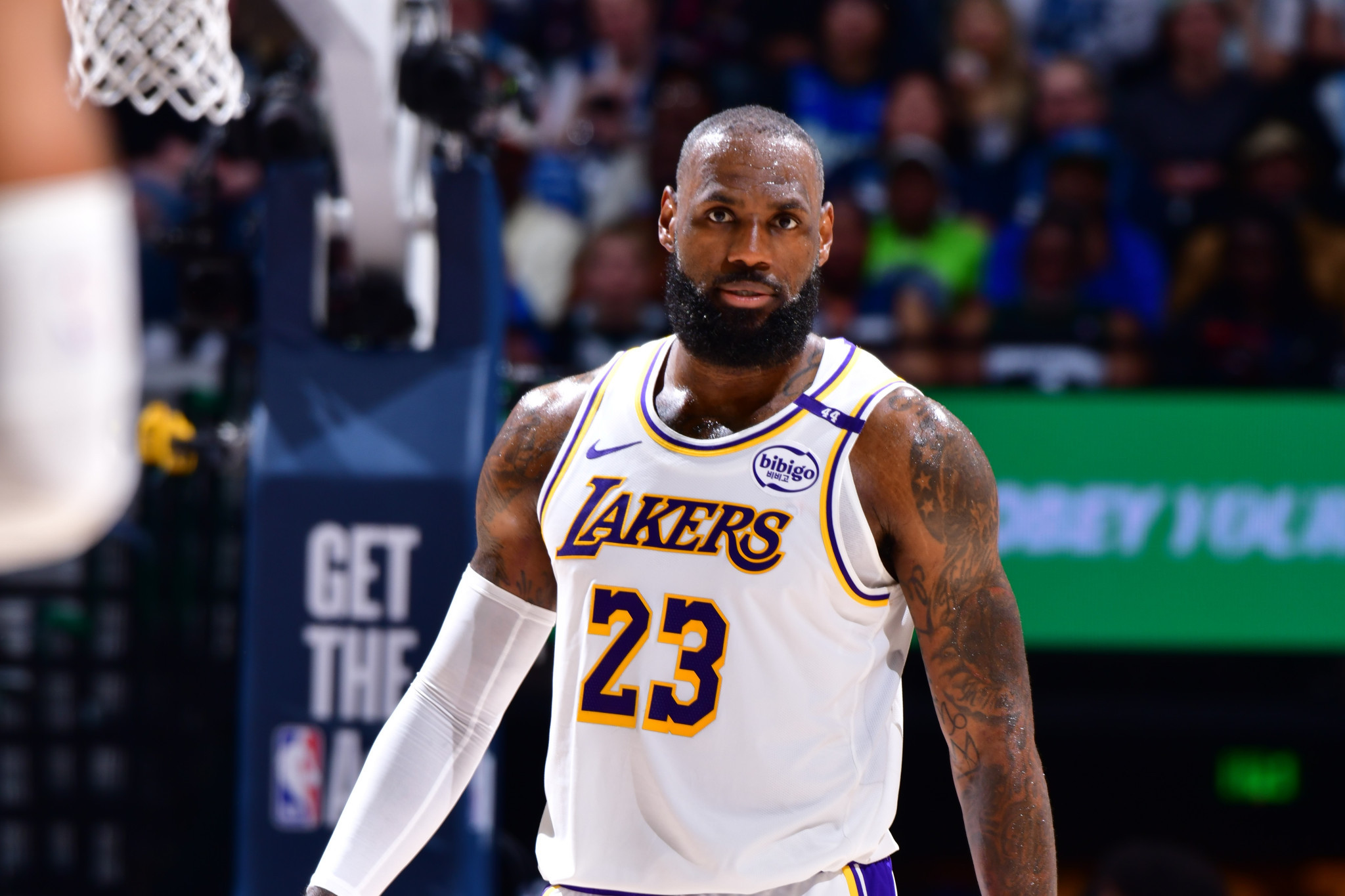 Ακόμα μια κορυφή για τον ΛεΜπρόν: Έγινε ο γηραιότερος παίκτης με 30+ πόντους