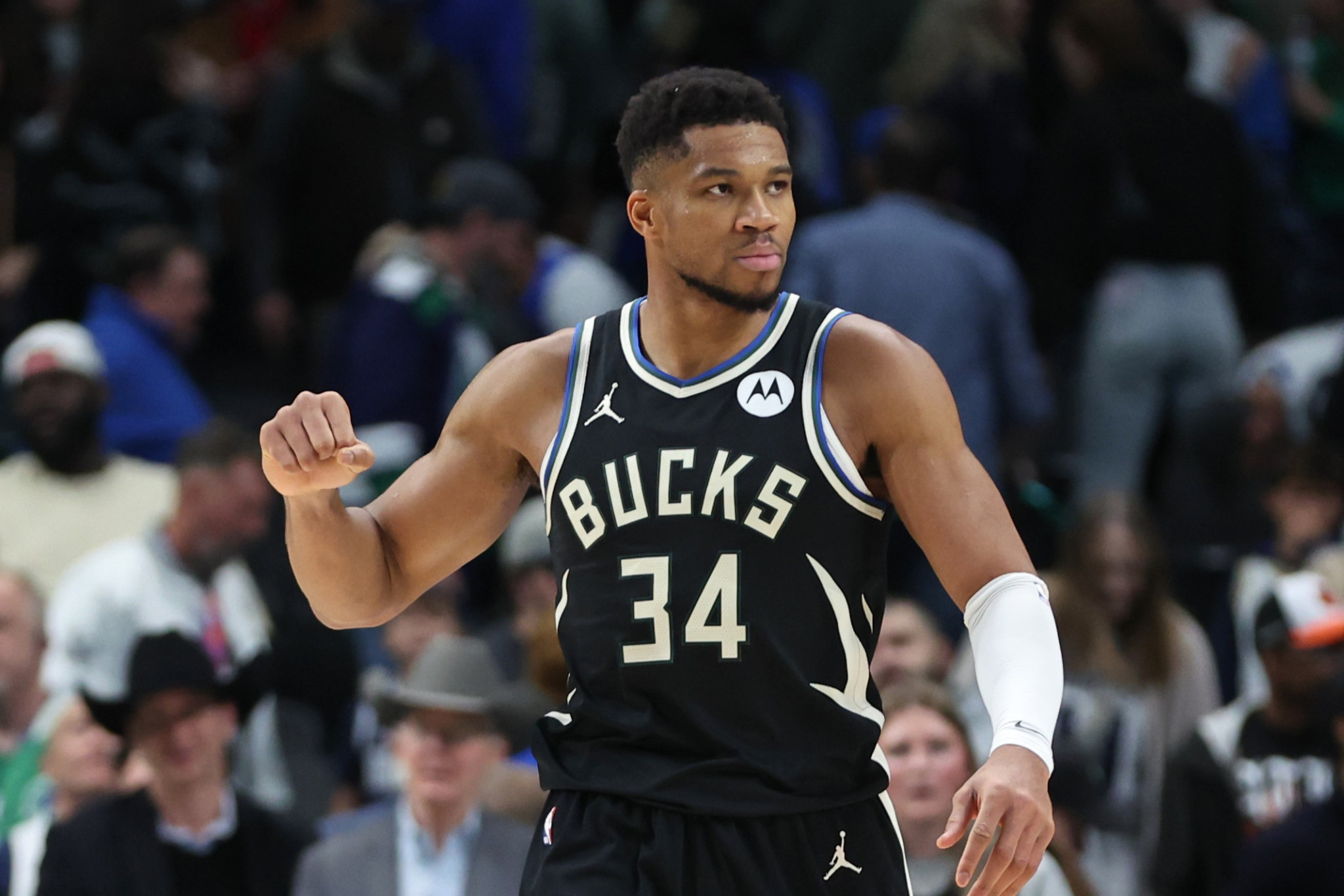 Επέστρεψαν στις νίκες οι Μπακς με 30άρη Αντετοκούνμπο