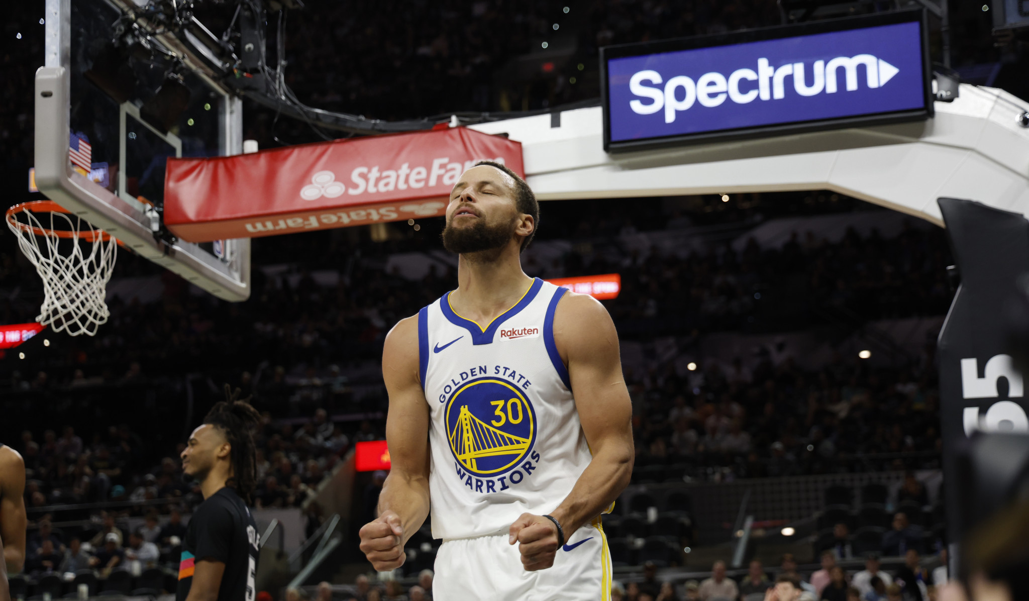 Ο Στεφ Κάρι μπήκε σε μία λίστα που υπάρχει μόνο ένας: Ο Μάικλ Τζόρνταν