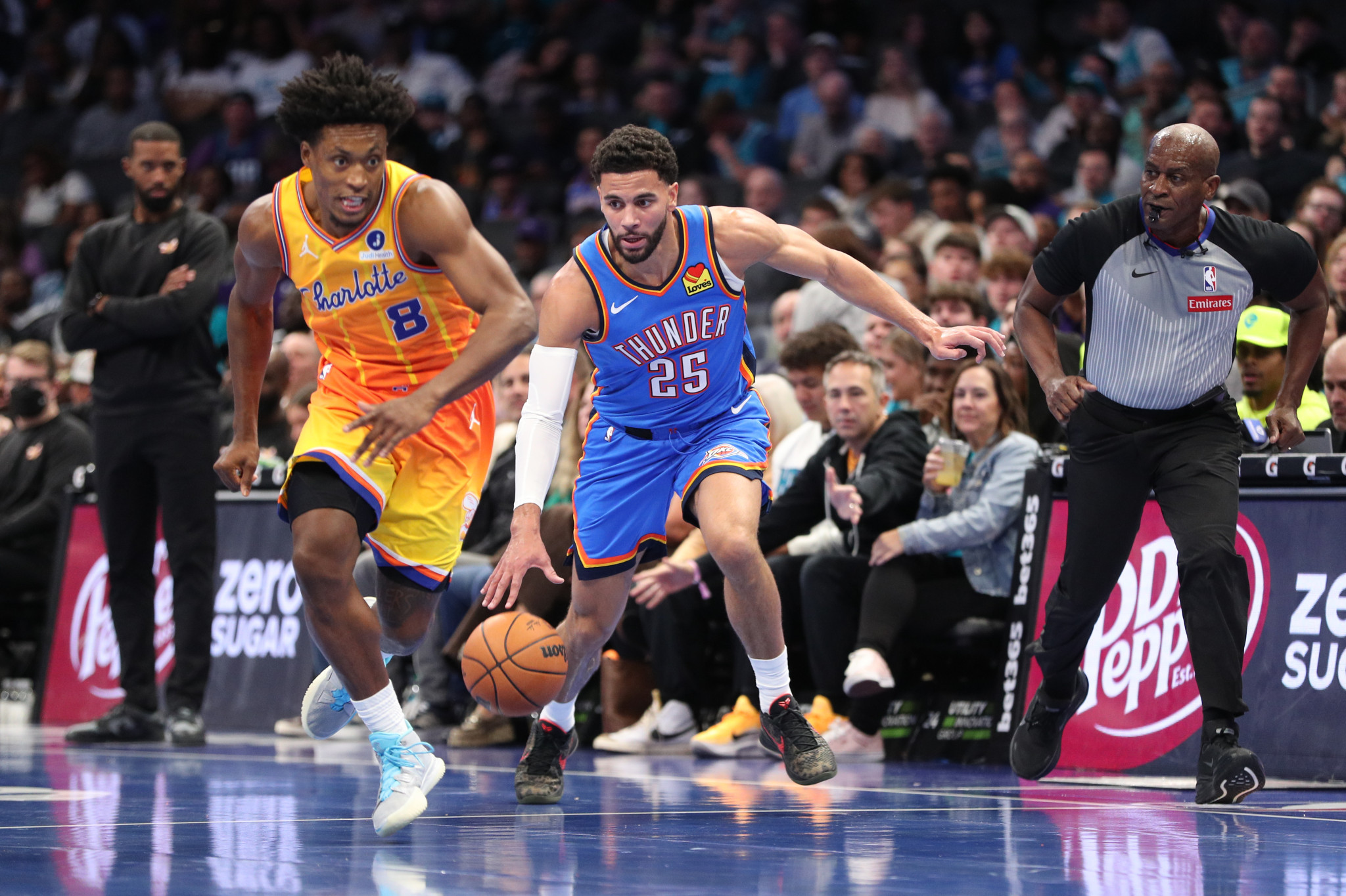 Συνεχίζουν εντυπωσιακά οι Θάντερ, δεν βρίσκουν γιατρειά οι Πέισερς