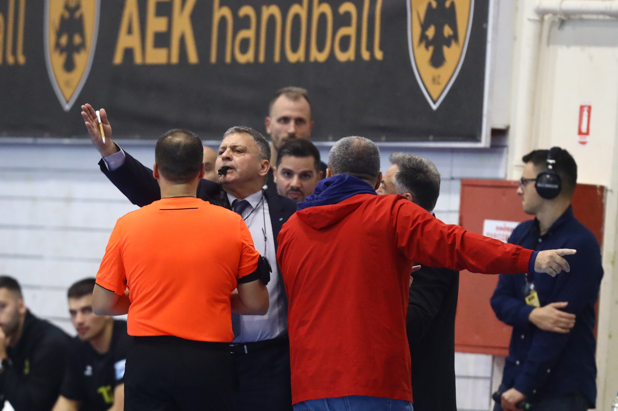 Το παρασκήνιο και όλα όσα έγιναν στο ντέρμπι του χάντμπολ ΑΕΚ - Ολυμπιακός