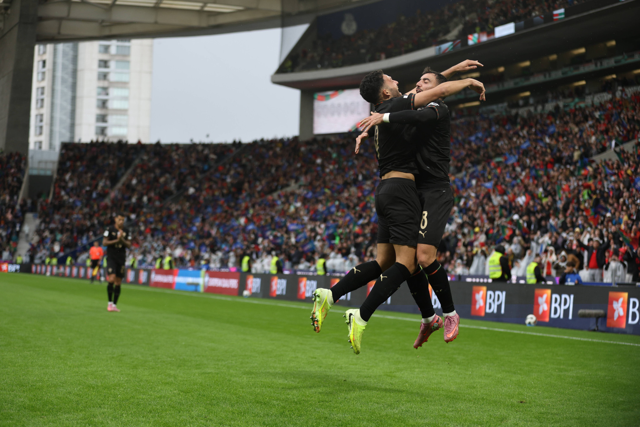 Η Πορτογαλία προκρίθηκε με «εννιάρα» στο Μουντιάλ, απίθανη ανατροπή στο 96' και μπαράζ για την Ιρλανδία