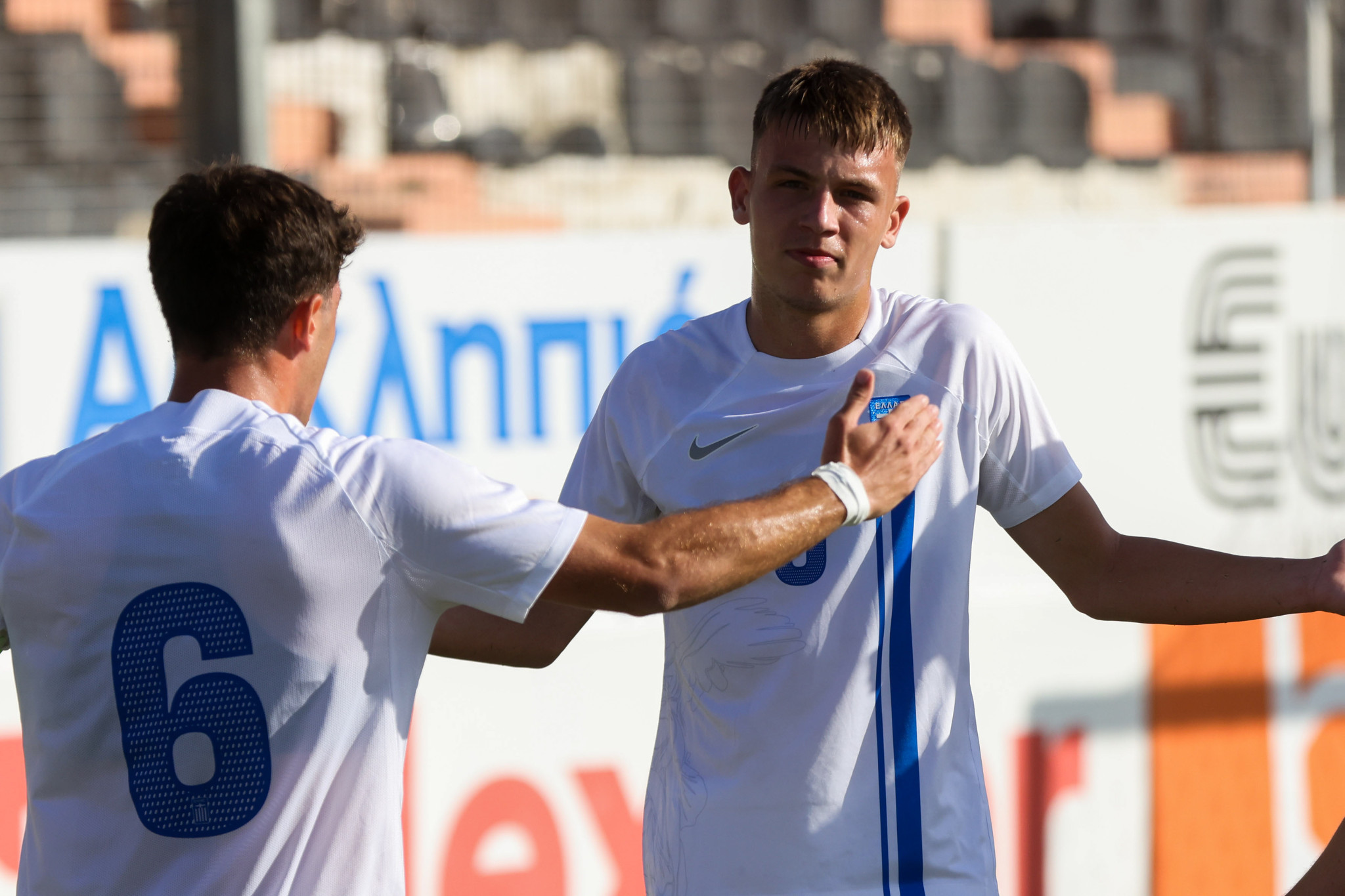 Μυθικός... Μύθου με χατ τρικ στο ημίχρονο της Εθνικής Νέων!