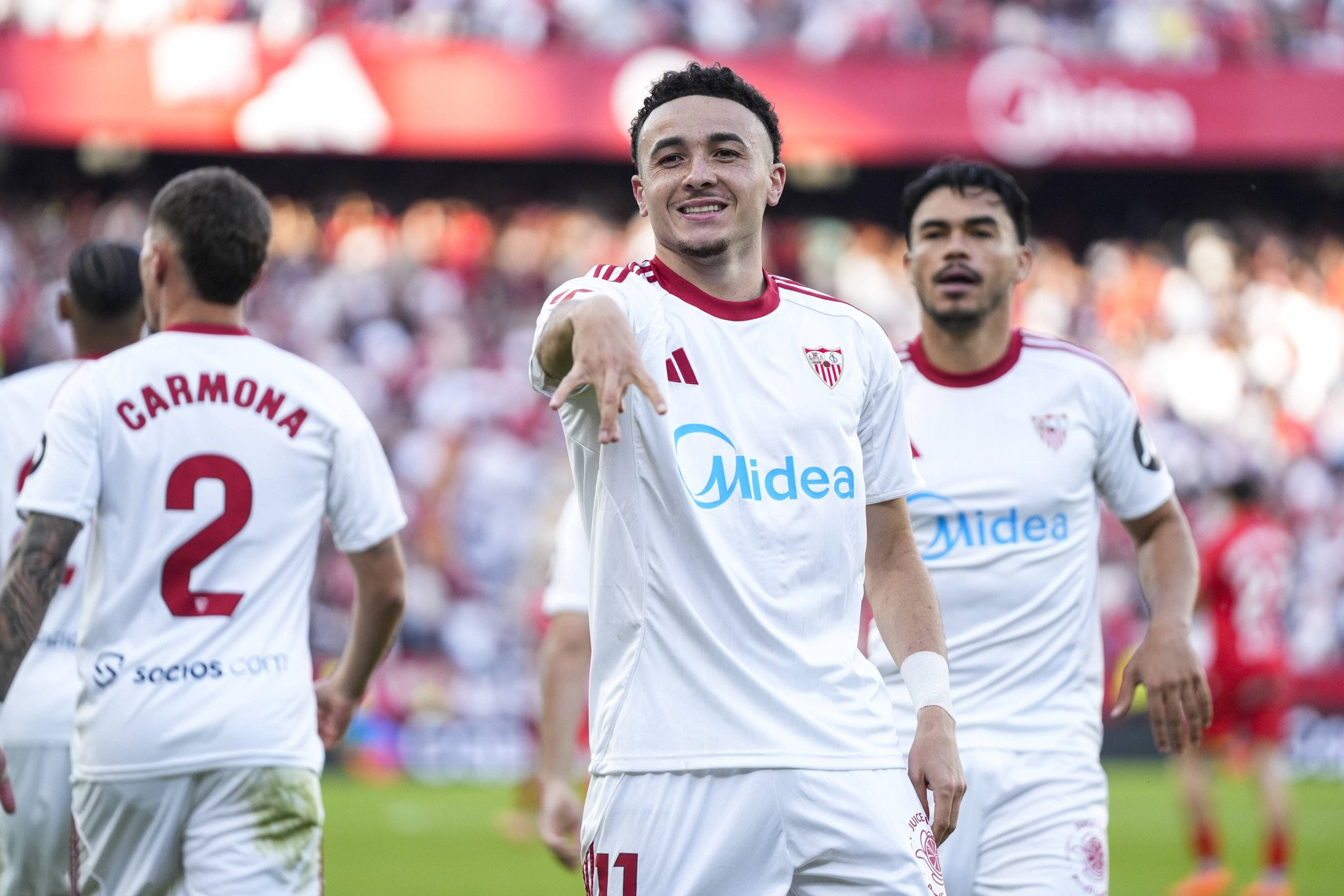 Το σεβιγιάνικο ντέρμπι των...καρτών και το σημείο αξίας στην Γερμανία