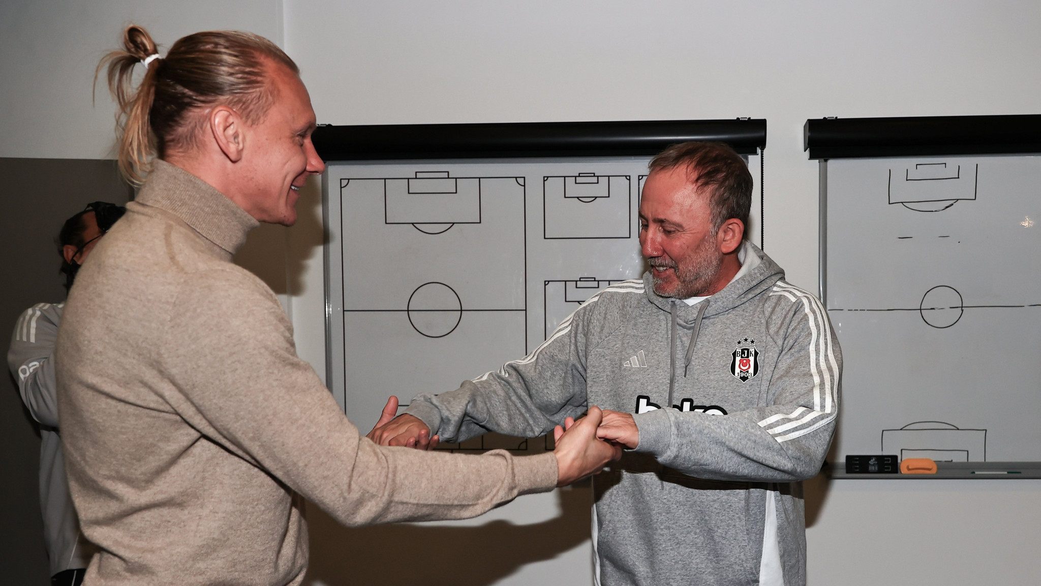 Στην Κωνσταντινούπολη ο Βίντα - Επισκέφθηκε την Μπεσίκτας (photos)