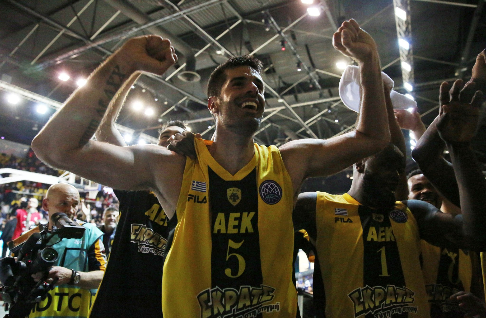 Τι κάνεις ΑΕΚ στα μεγάλα ματς στην Ευρώπη;  (vids)
