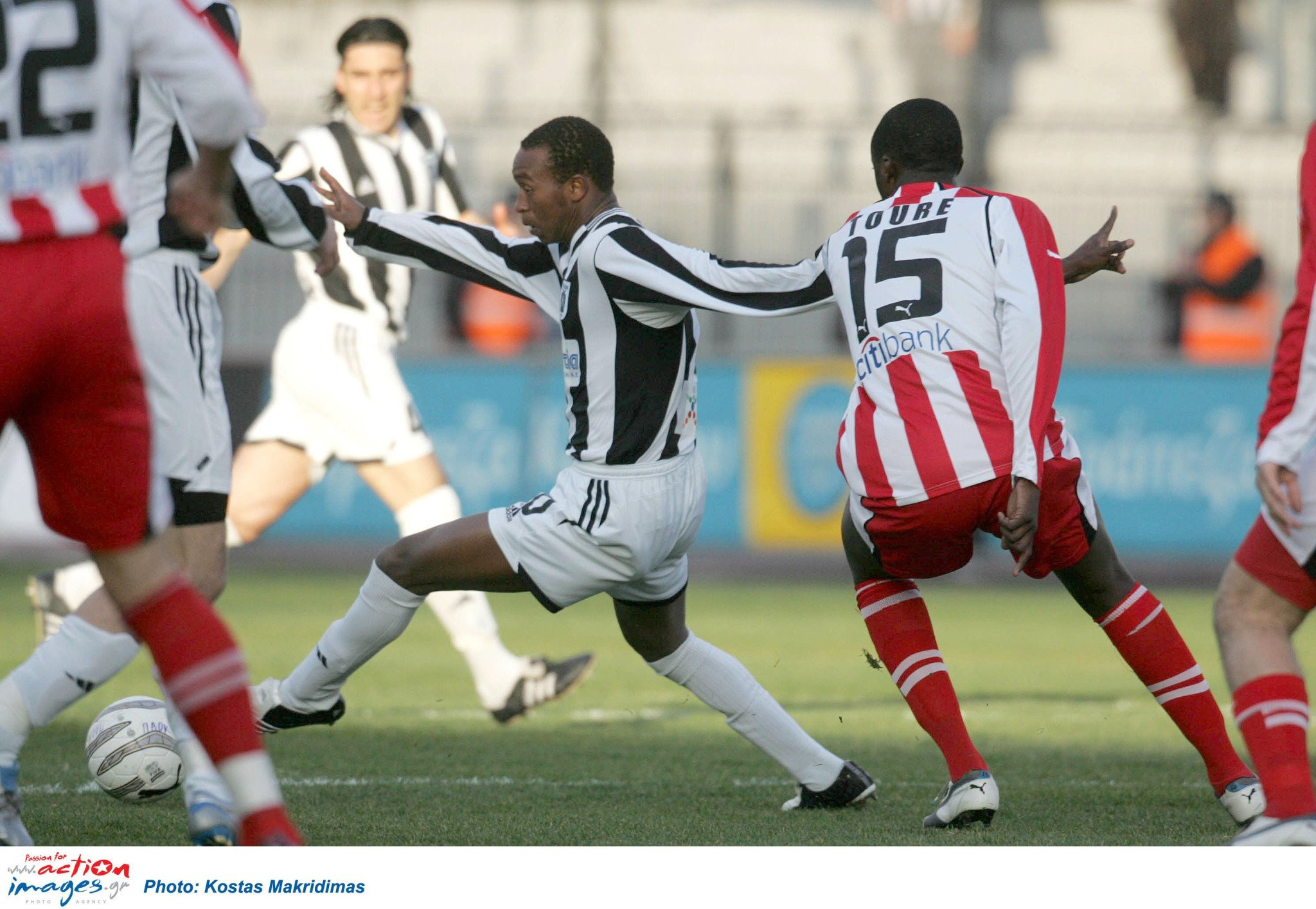 Η «φρενίτιδα» Σικαμπάλα - Ο Αιγύπτιος ζογκλέρ που θα μάθαινε στον... Ριβάλντο λίγη μπάλα!