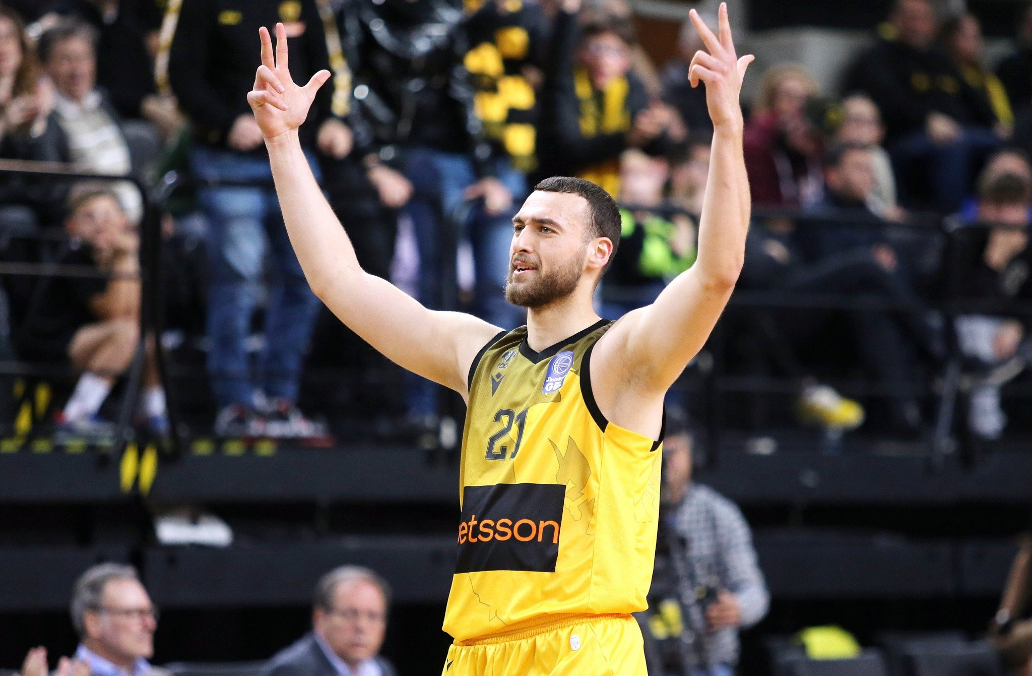 Η σεζόν... εκτόξευσης του Νετζήπογλου στην ΑΕΚ με ρεκόρ καριέρας στα τρίποντα