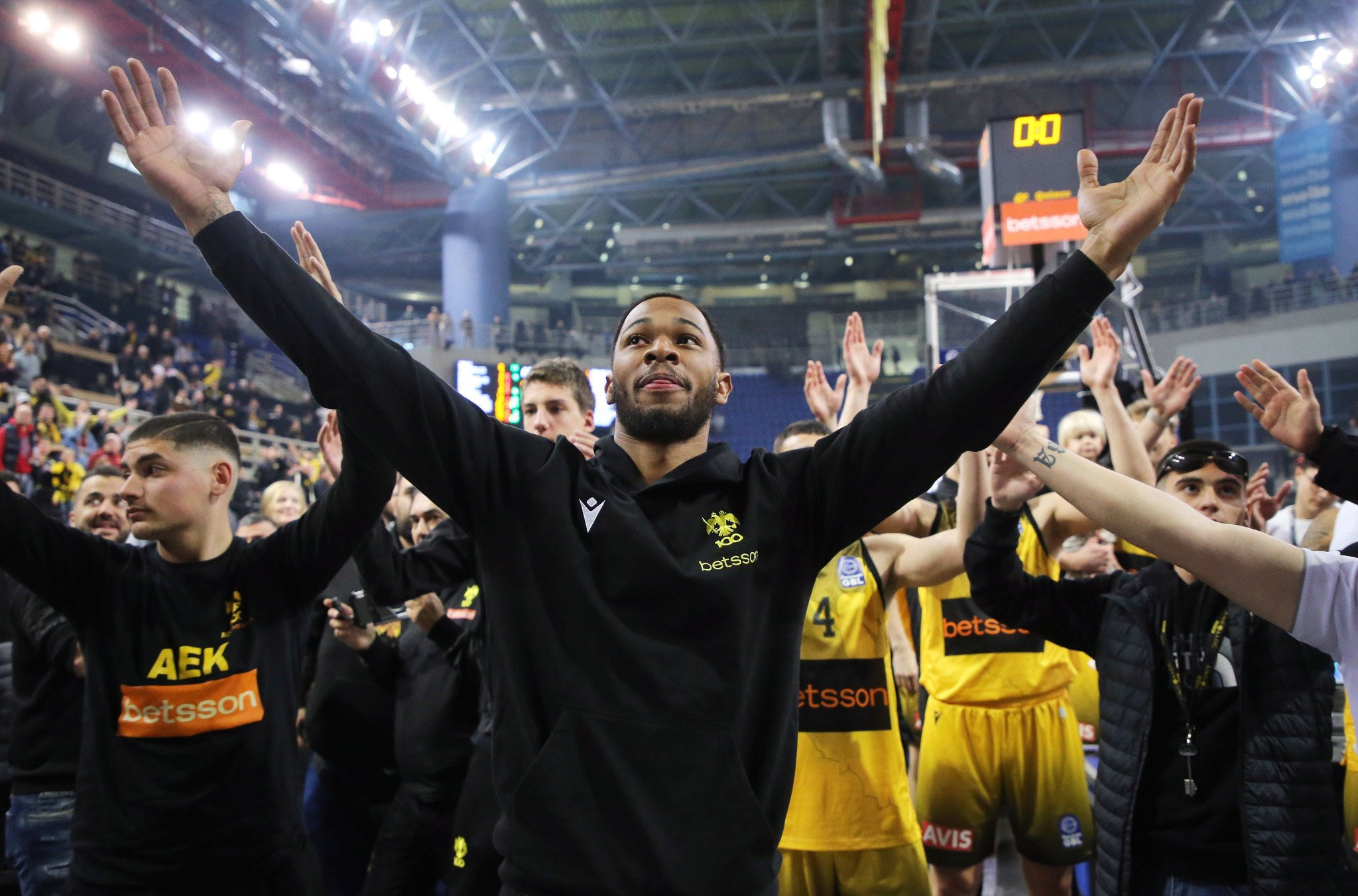 Η ώρα του Τάκερ: Ετοιμάζεται για ντεμπούτο με την ΑΕΚ κόντρα στη Ναντέρ!