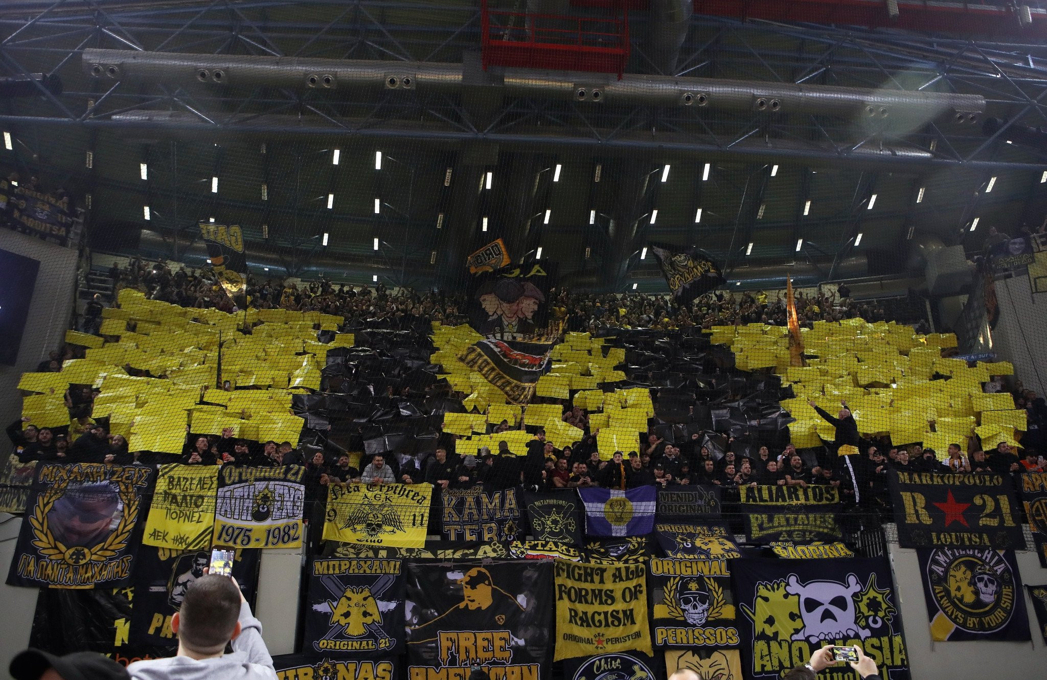 Ρεκόρ προσέλευσης στη Sunel Arena και... υπόκλιση των παικτών στον κόσμο