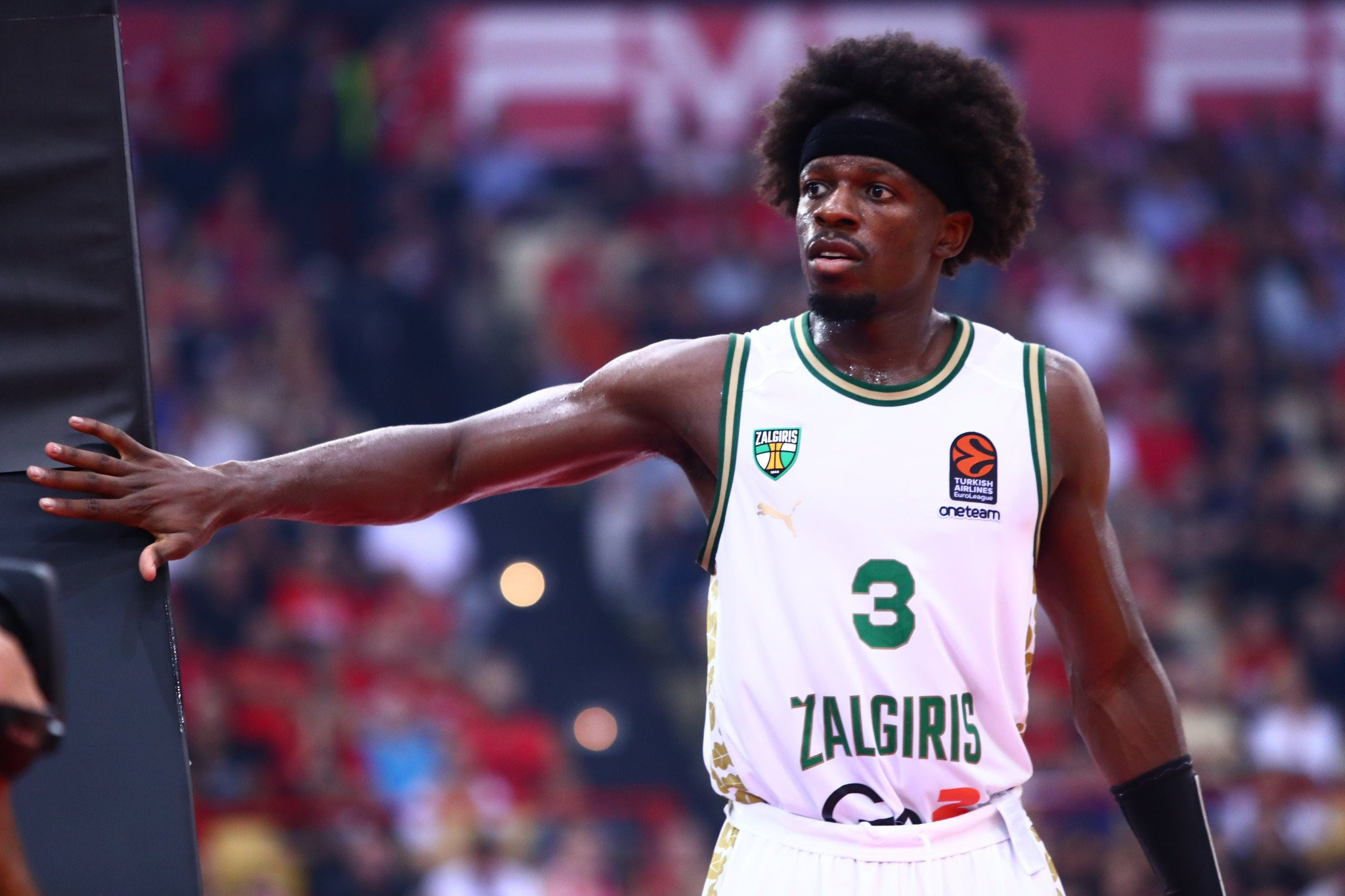Πήρε το ματς-θρίλερ η Ζαλγκίρις και αφήνει εκτός post season την Παρτίζαν