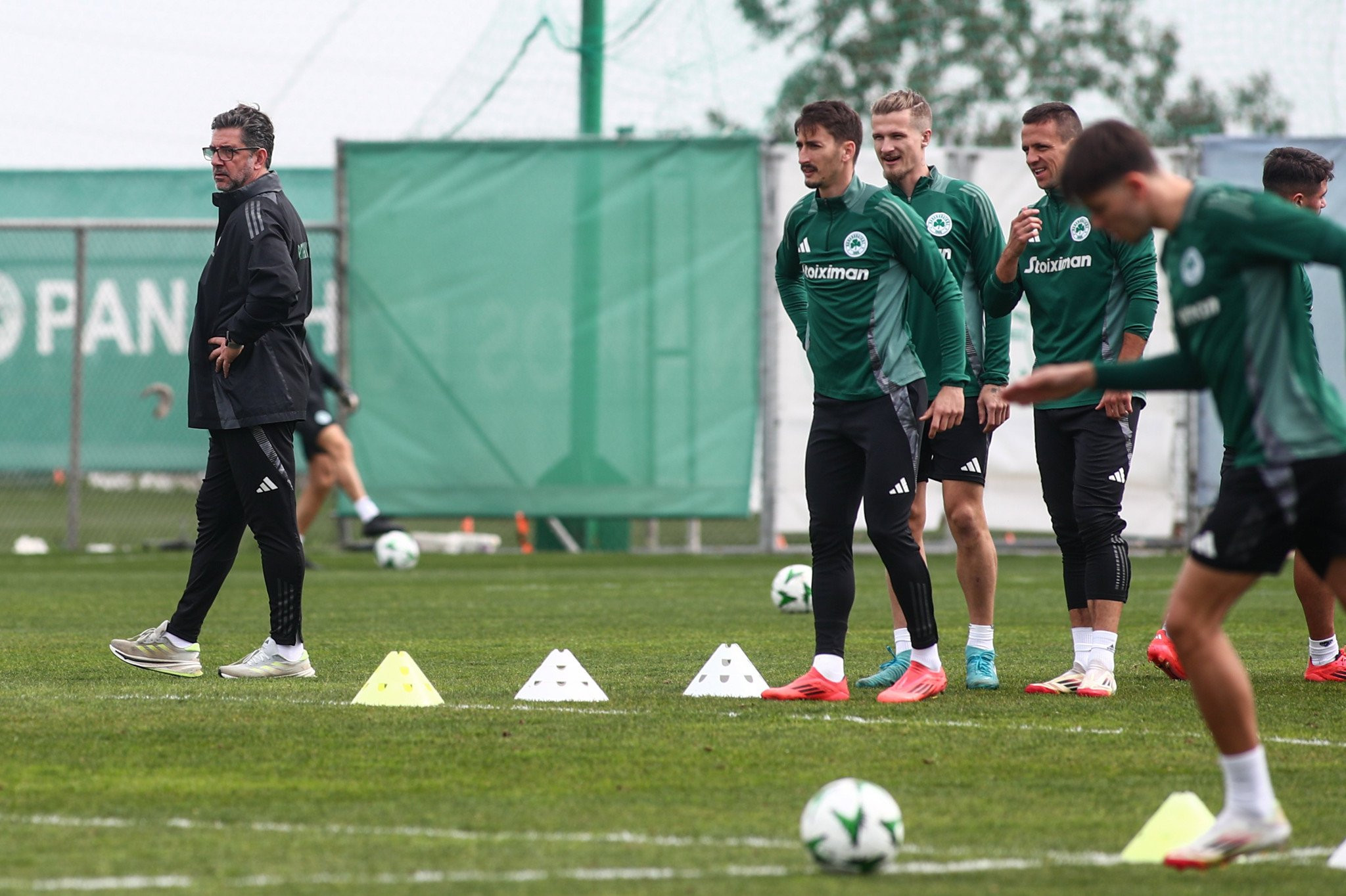 Με 22 παίκτες η αποστολή του Παναθηναϊκού για την ΑΕΚ, εκτός με ενοχλήσεις ο Λημνιός