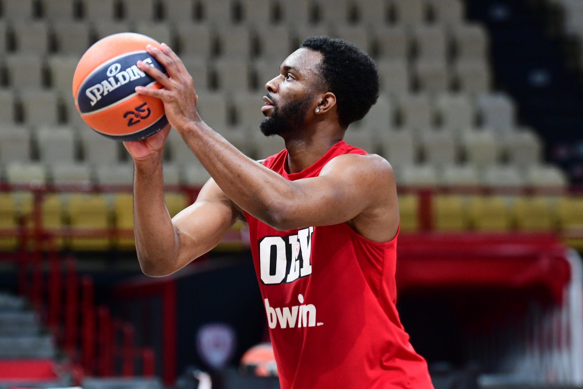 Η προπόνηση του Έβανς και τα ποδοσφαιρικά τακουνάκια του Παπανικολάου (vid)