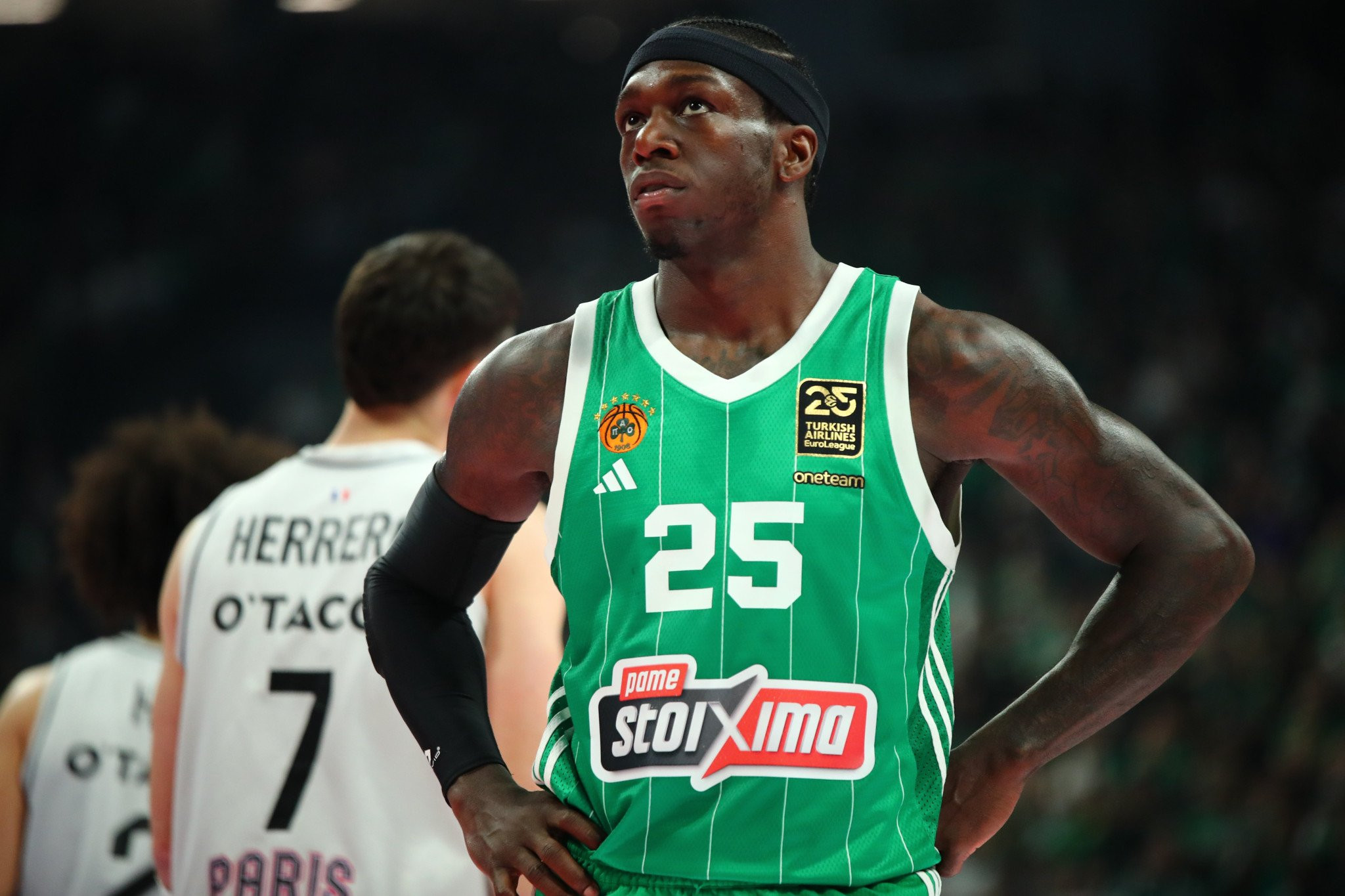 Η τουρκική ομοσπονδία θέλει να δώσει στον Ναν διαβατήριο