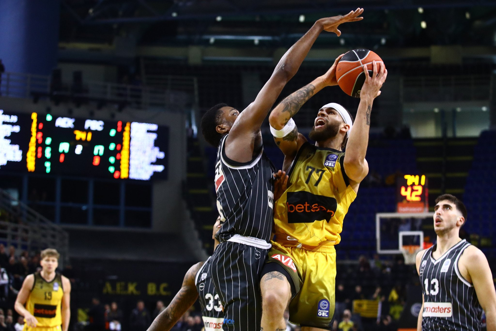 Με 11άδα η ΑΕΚ κόντρα στον ΠΑΟΚ στη Θεσσαλονίκη