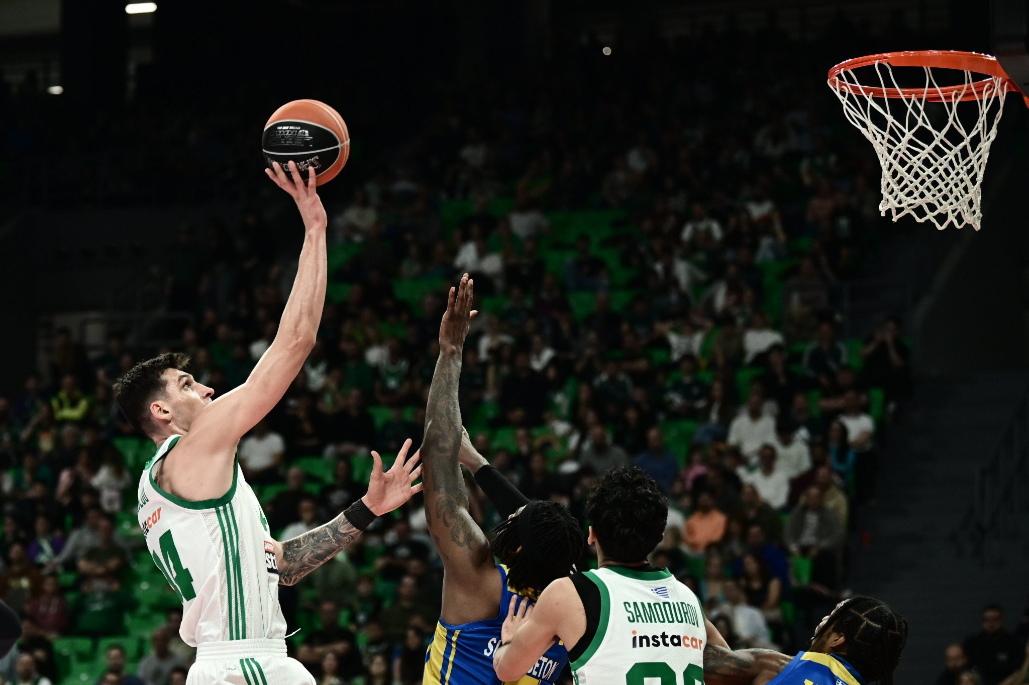 Ο Παναθηναϊκός «ανέβασε στροφές» στο δεύτερο ημίχρονο και κέρδισε το Περιστέρι