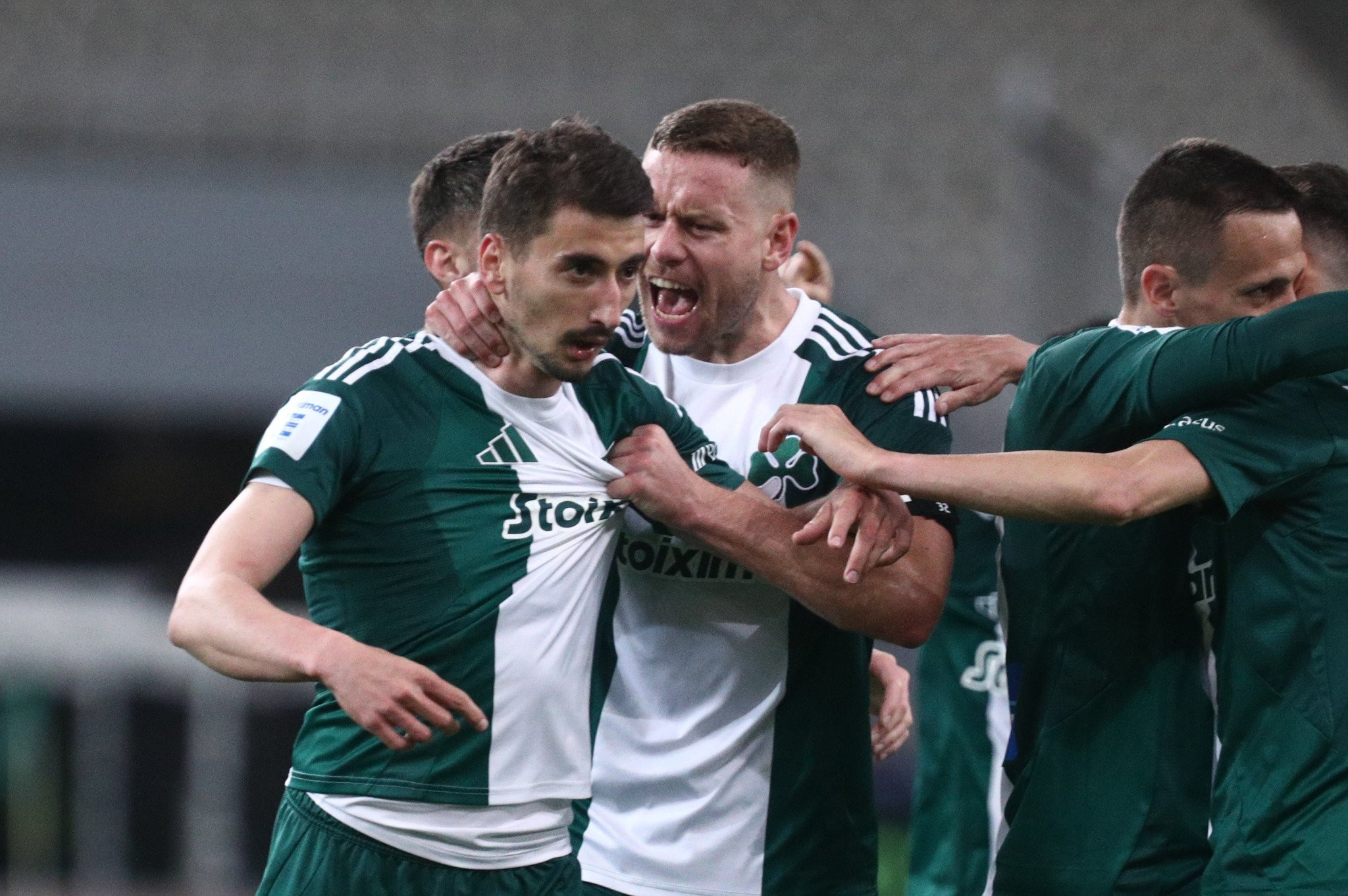 Ο Παναθηναϊκός κέρδισε απροσδόκητα την ΑΕΚ και έβαλε φωτιά στα πλέι οφ!