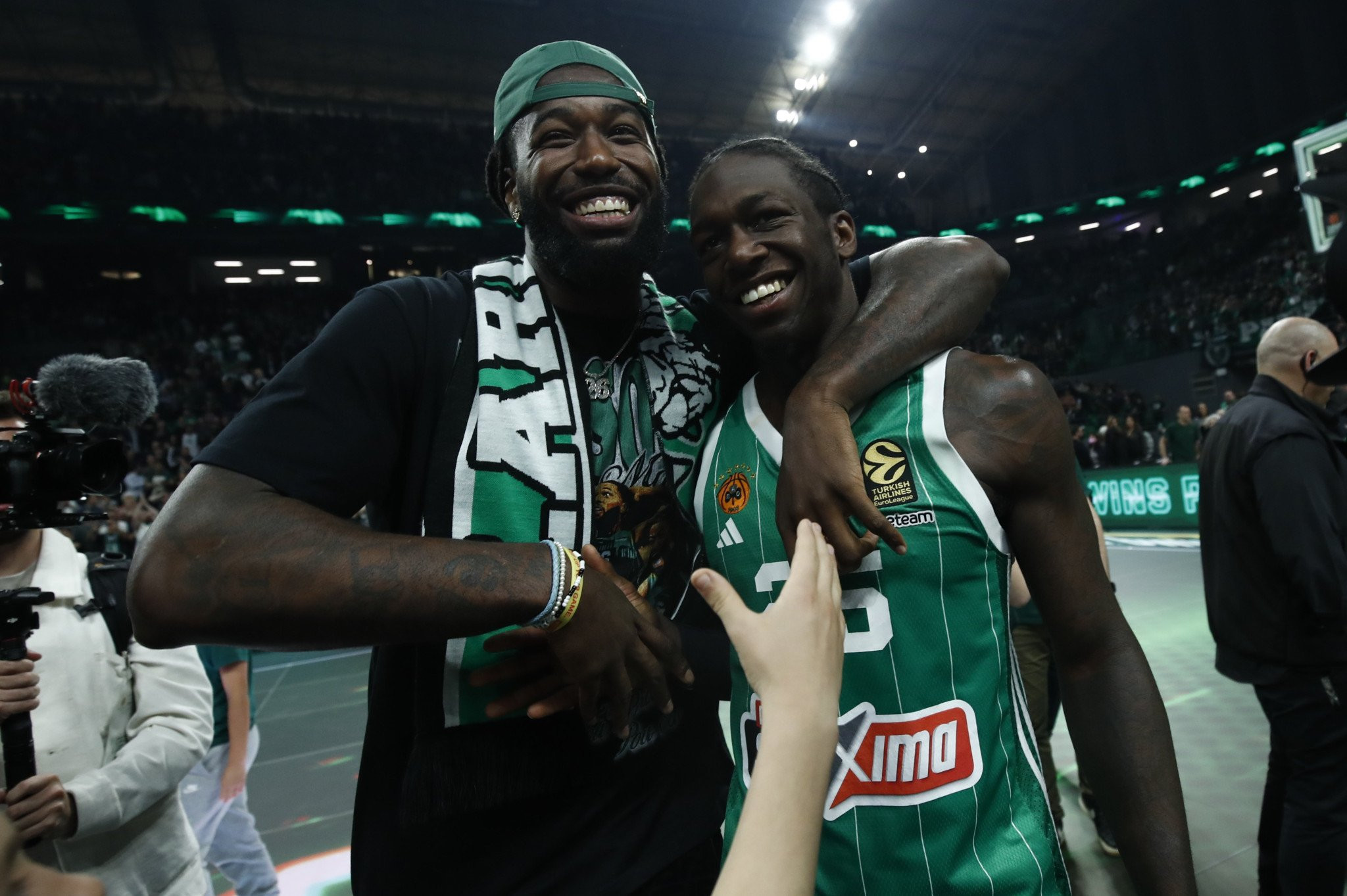 Nαν: «Είναι η εποχή μου, το συμβόλαιο μετράει ακόμα και αν έχει χυθεί πάνω η σαμπάνια»