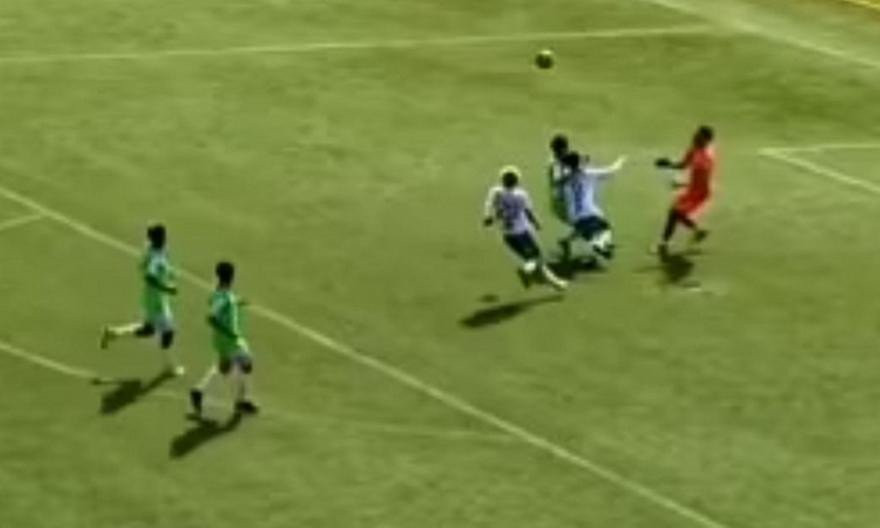 Σκληρές εικόνες: Νεκρός 21χρονος παίκτης μετά από σύγκρουση με τον αντίπαλο τερματοφύλακα!