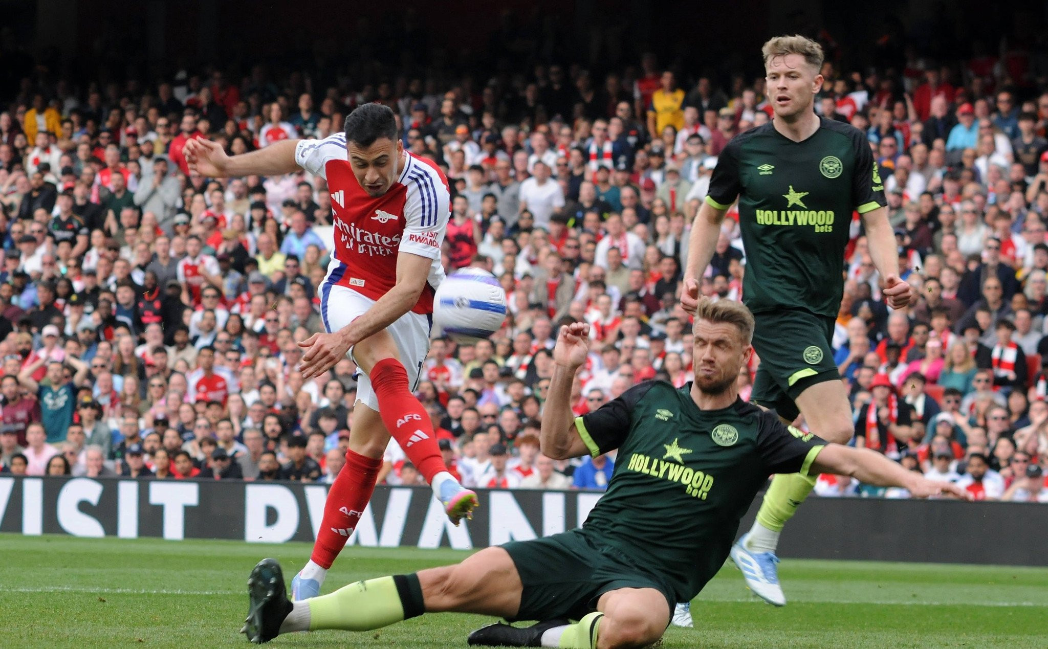 Έμεινε στη Ρεάλ η Άρσεναλ, γκέλα (1-1) με την Μπρέντφορντ