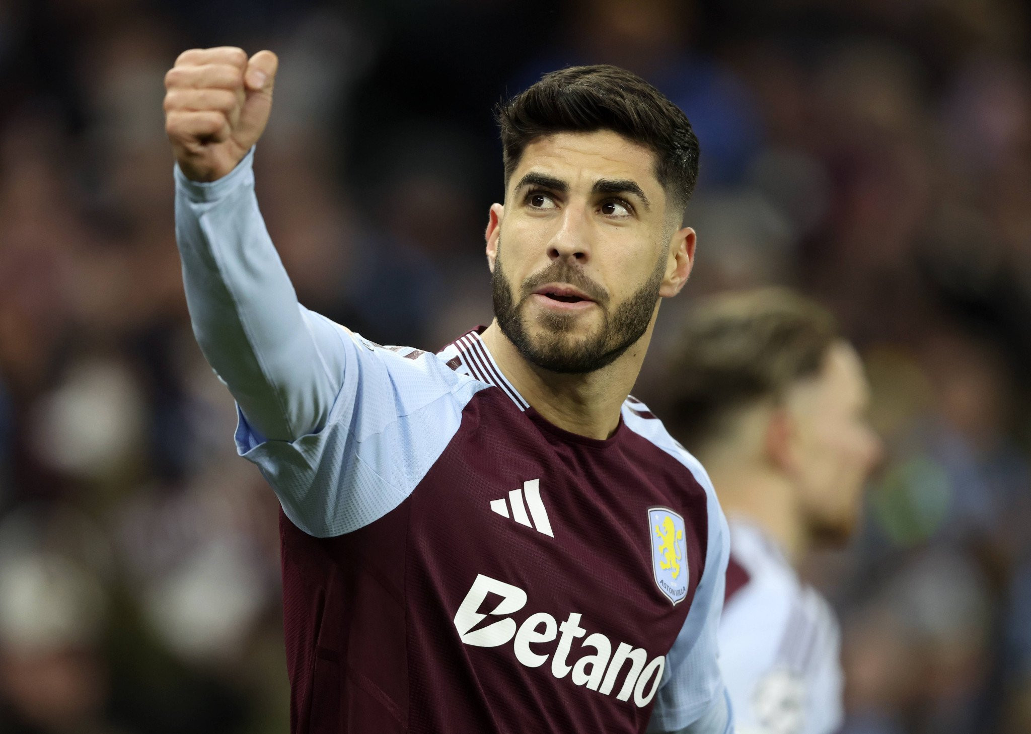 Μάρκο Ασένσιο και Άστον Βίλα - Ένας έρωτας με την πρώτη ματιά