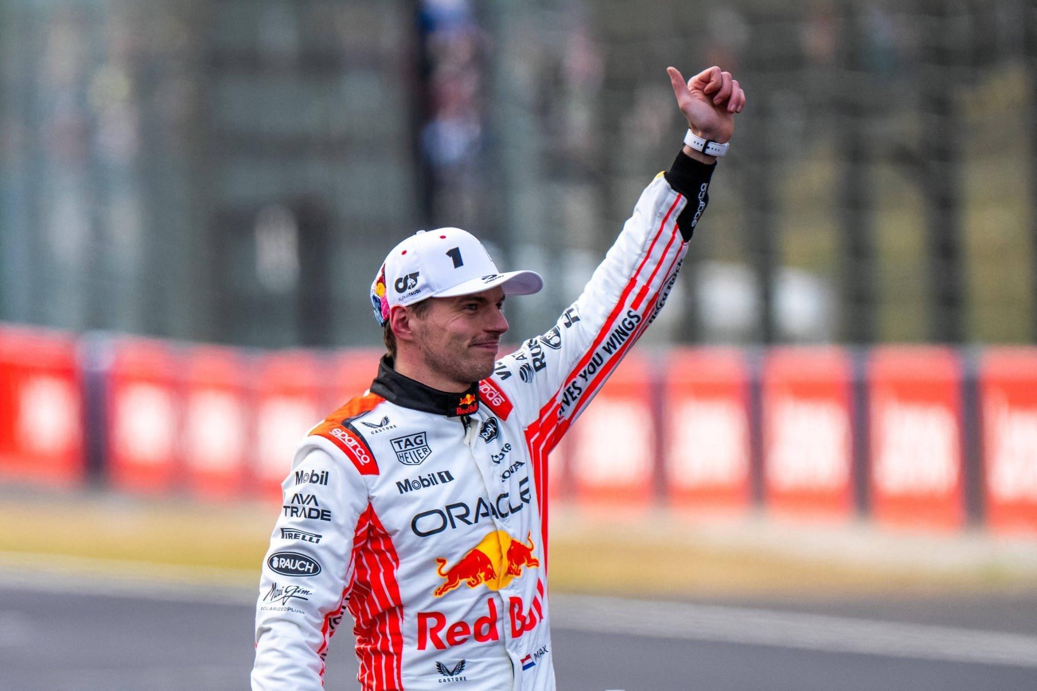 Ο Μαξ Φερστάπεν είναι εδώ και θέλει να το ακούσουν όλοι (vid)