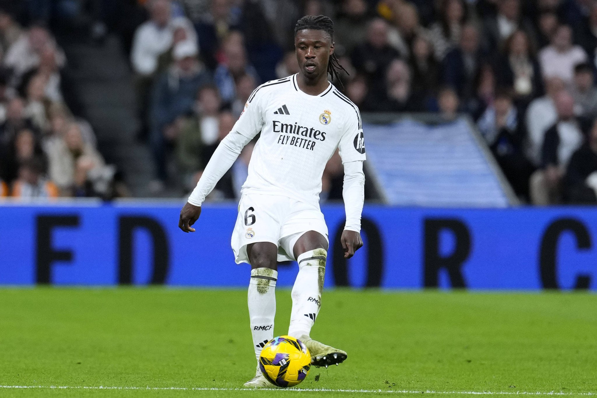 Σύμφωνα με την Equipe, η Ρεάλ εξέτασε λάθος πόδι και στον Καμαβινγκά!