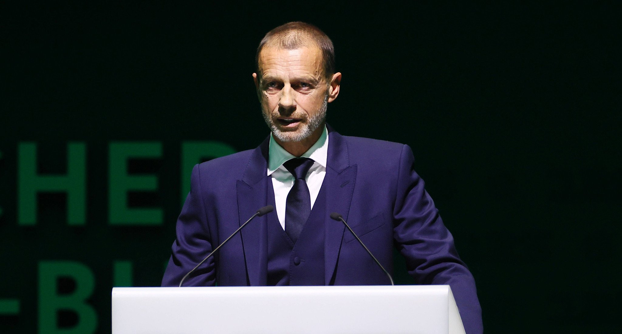 Τσέφεριν: «Ο Ολυμπιακός απέδειξε ότι το ποδόσφαιρο δεν είναι μόνο για τους "μεγάλους"» (vid)